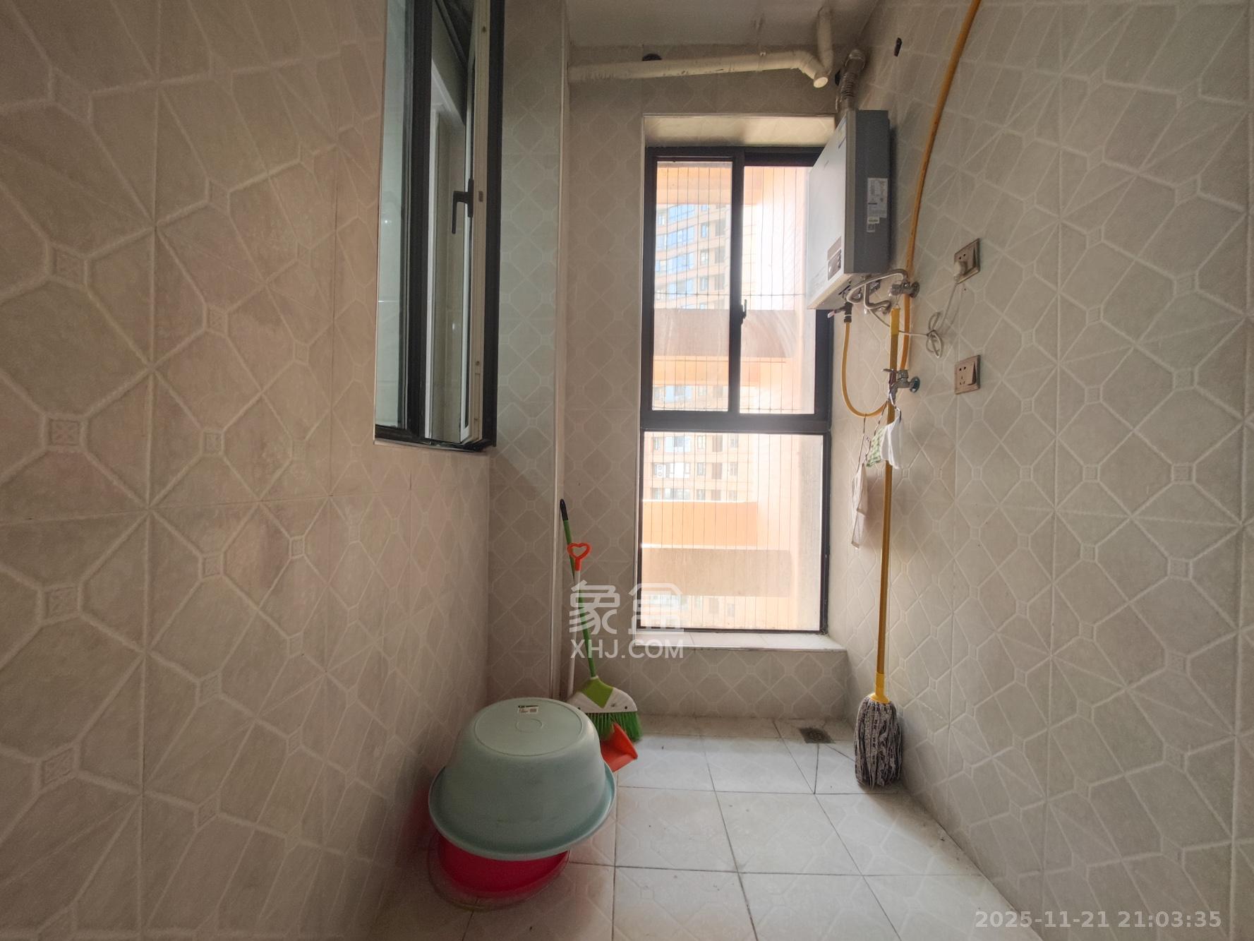 五矿万境水岸一期（万境水岸嘉苑）  2室2厅1卫    114.0万阳台