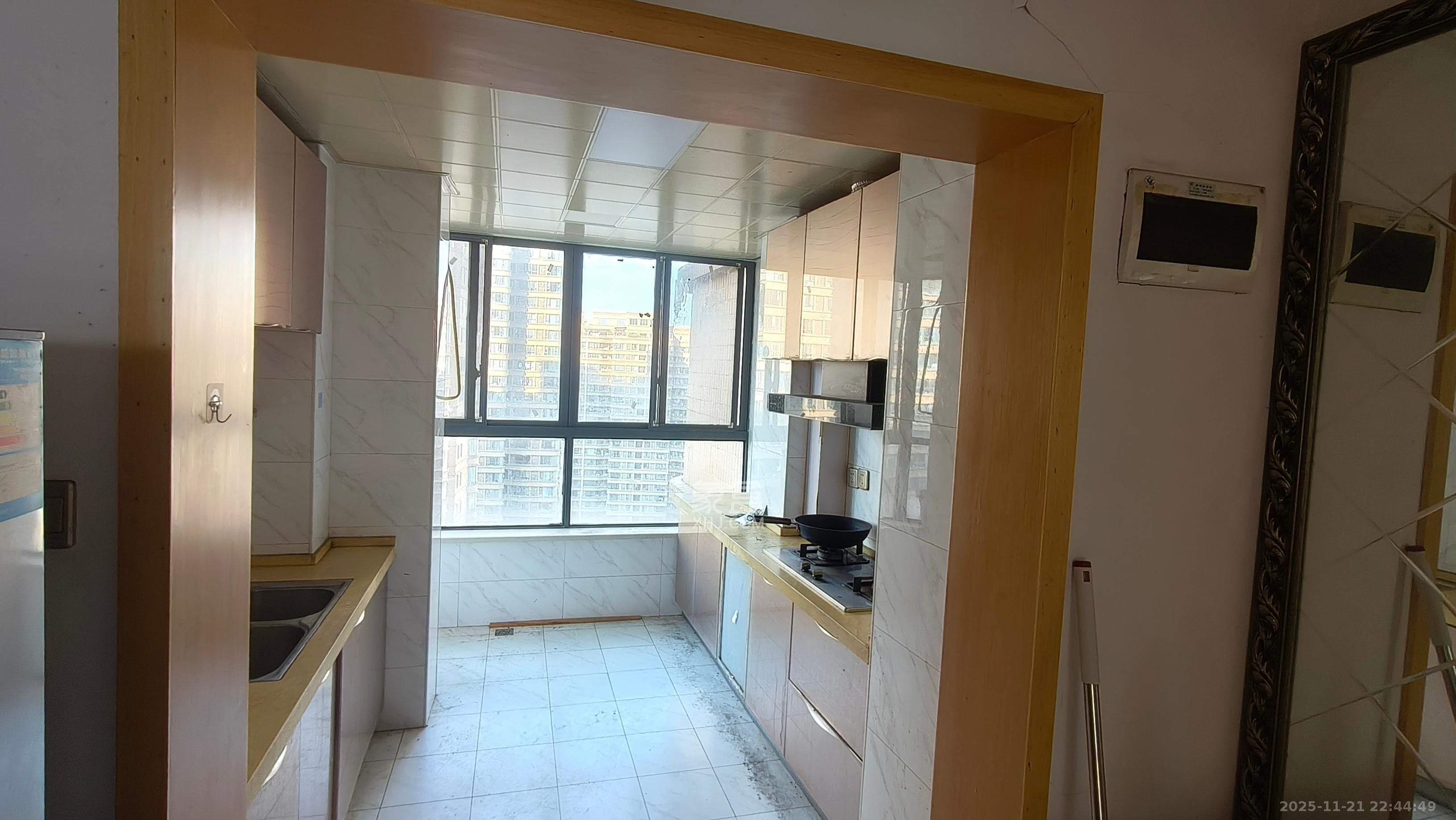 五矿万境水岸一期(万境水岸嘉苑) 3室2厅1卫 2200.0元/月 五矿万境水岸一期(万境水岸嘉苑) 3室2厅1卫 2200.0元/月室内图