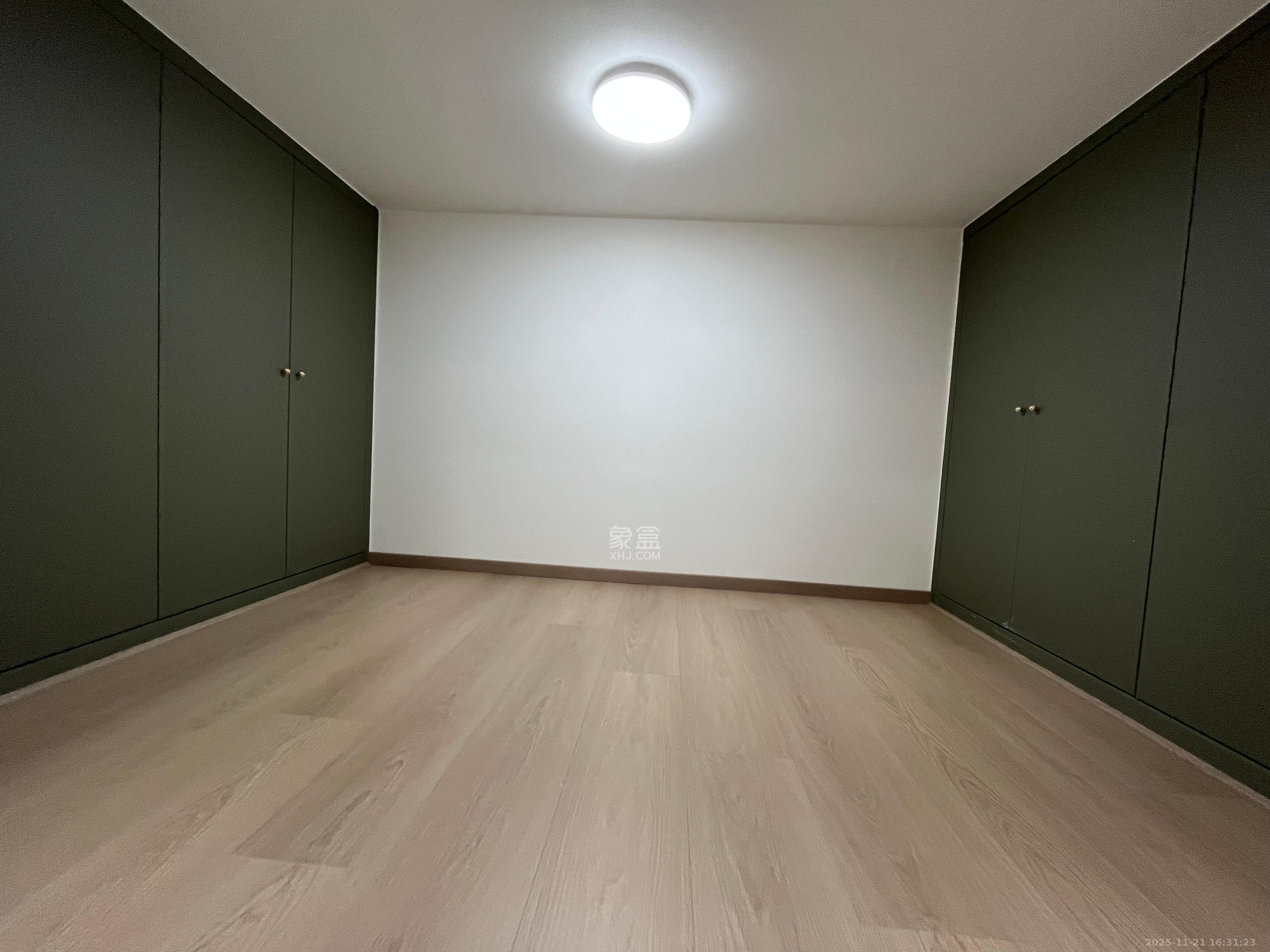 绿地V岛 1室1厅1卫 2300.0元/月 绿地V岛 1室1厅1卫 2300.0元/月室内图