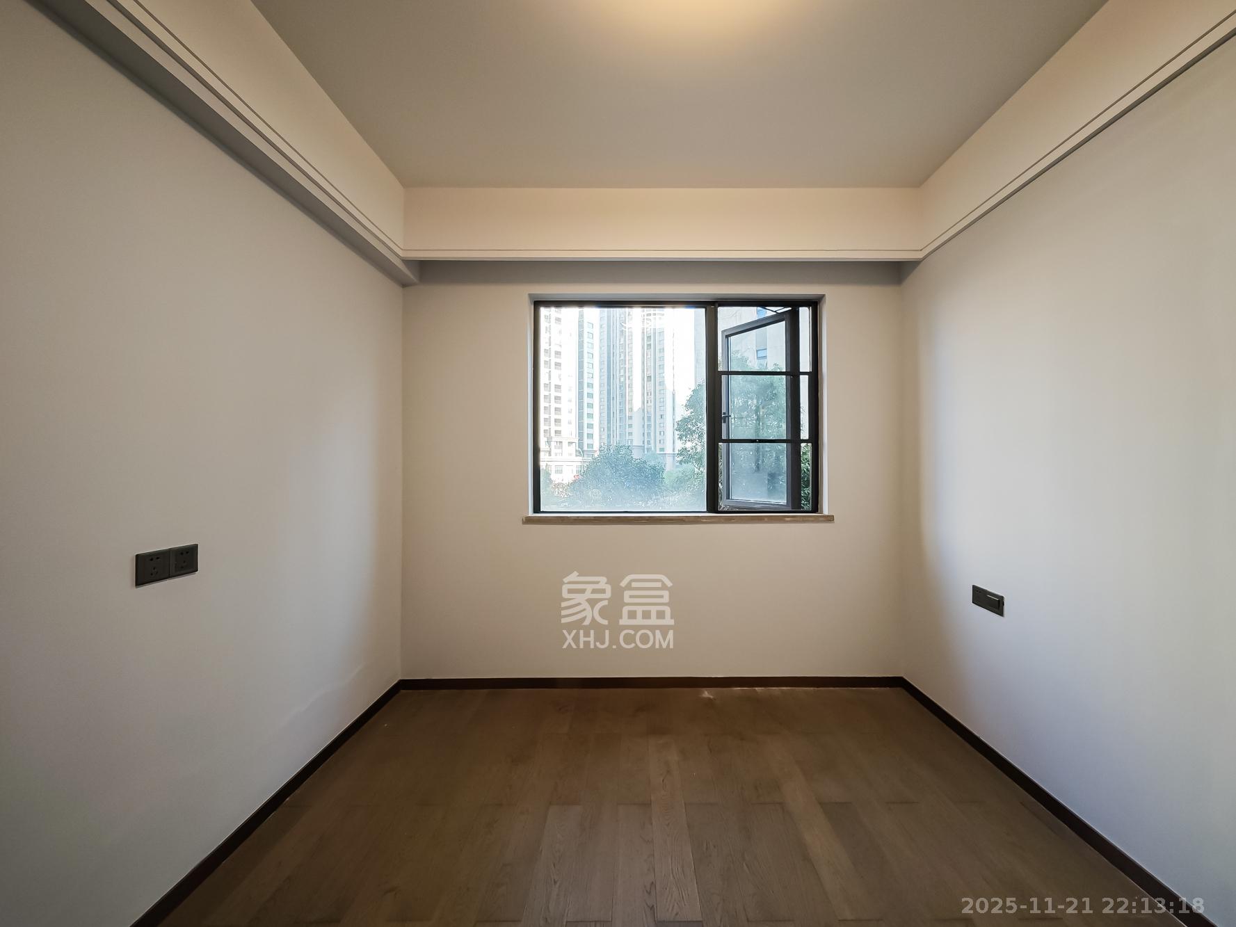 长沙万境潇湘 5室2厅3卫 330.0万 长沙万境潇湘 5室2厅3卫 330.0万卧室