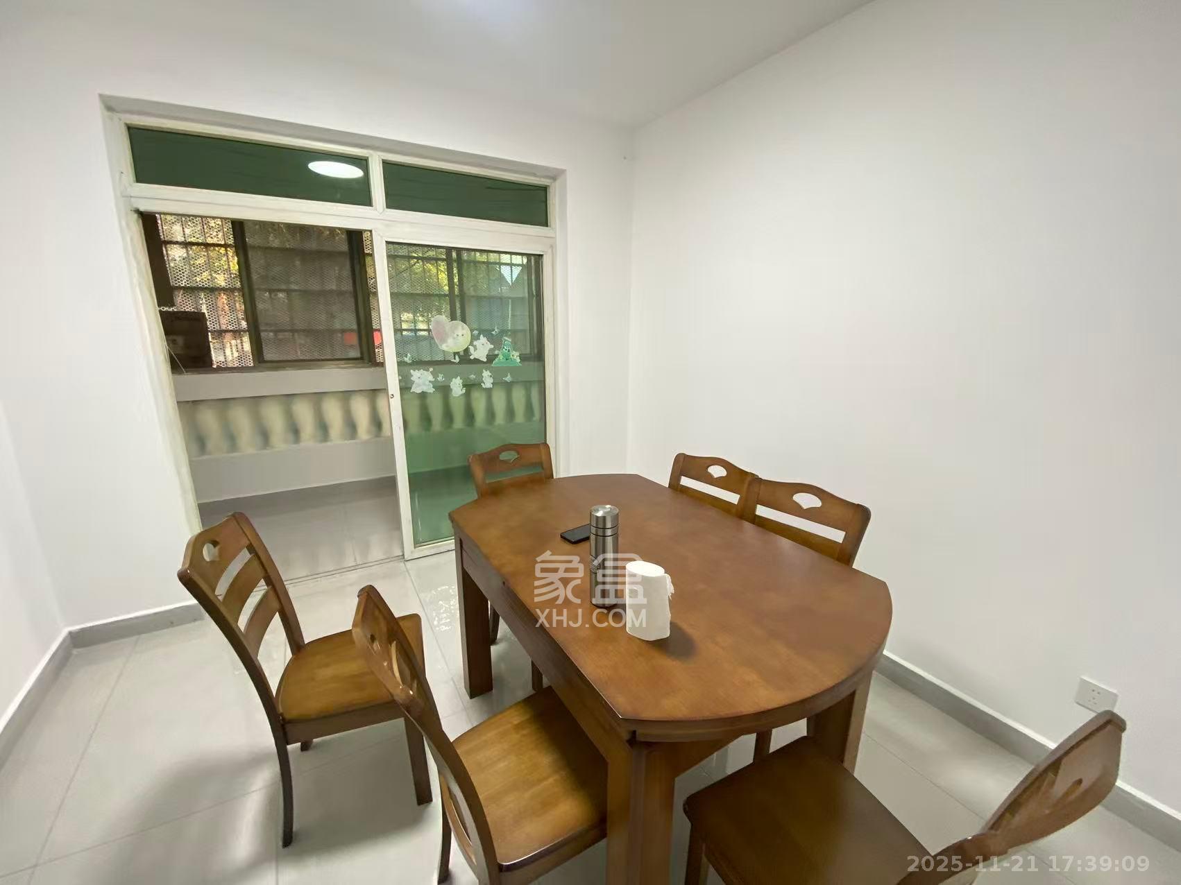 江南公寓 2室2厅1卫 2000.0元/月 江南公寓 2室2厅1卫 2000.0元/月室内图