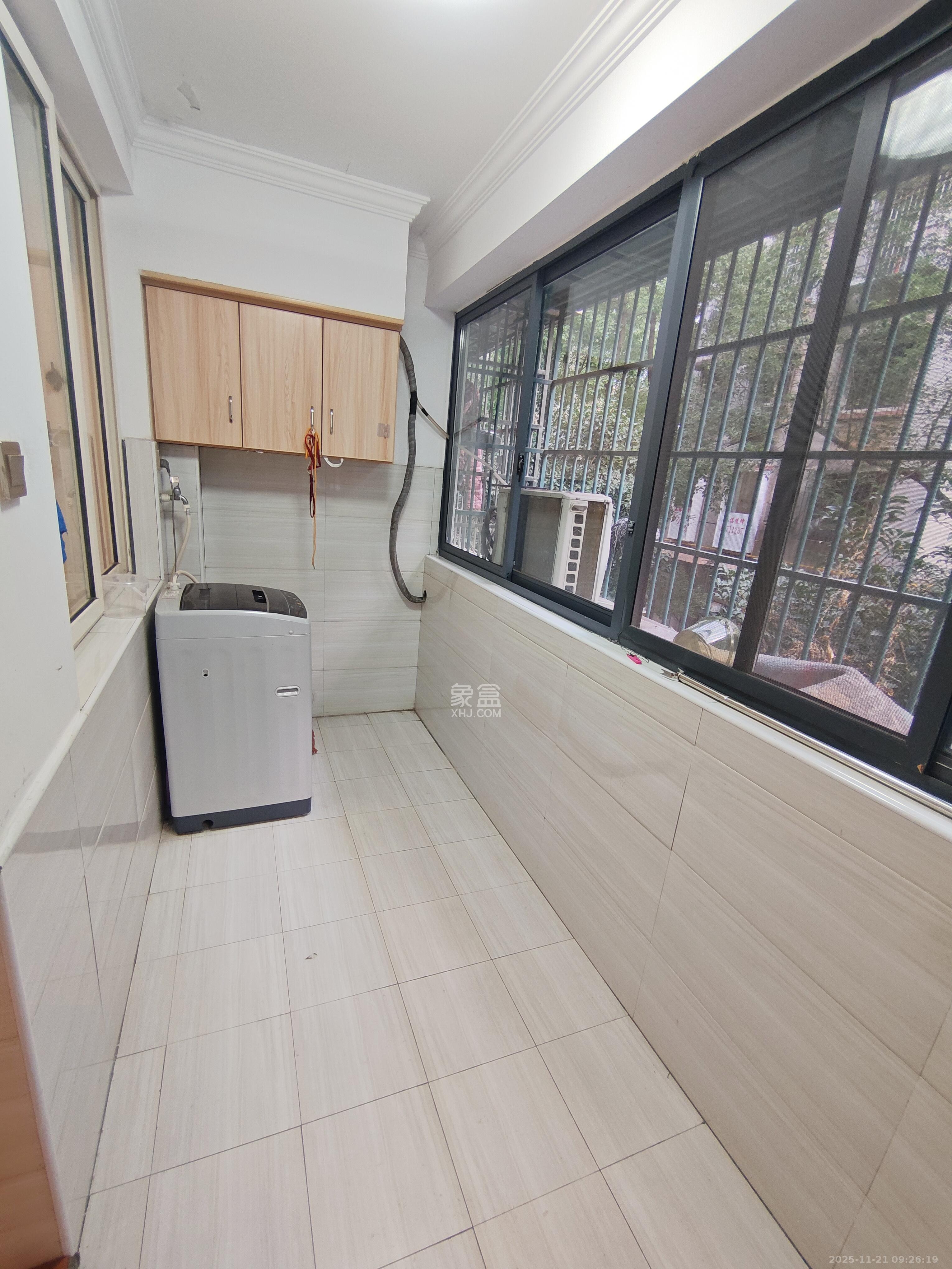 德政园  2室1厅1卫    1650.0元/月室内图