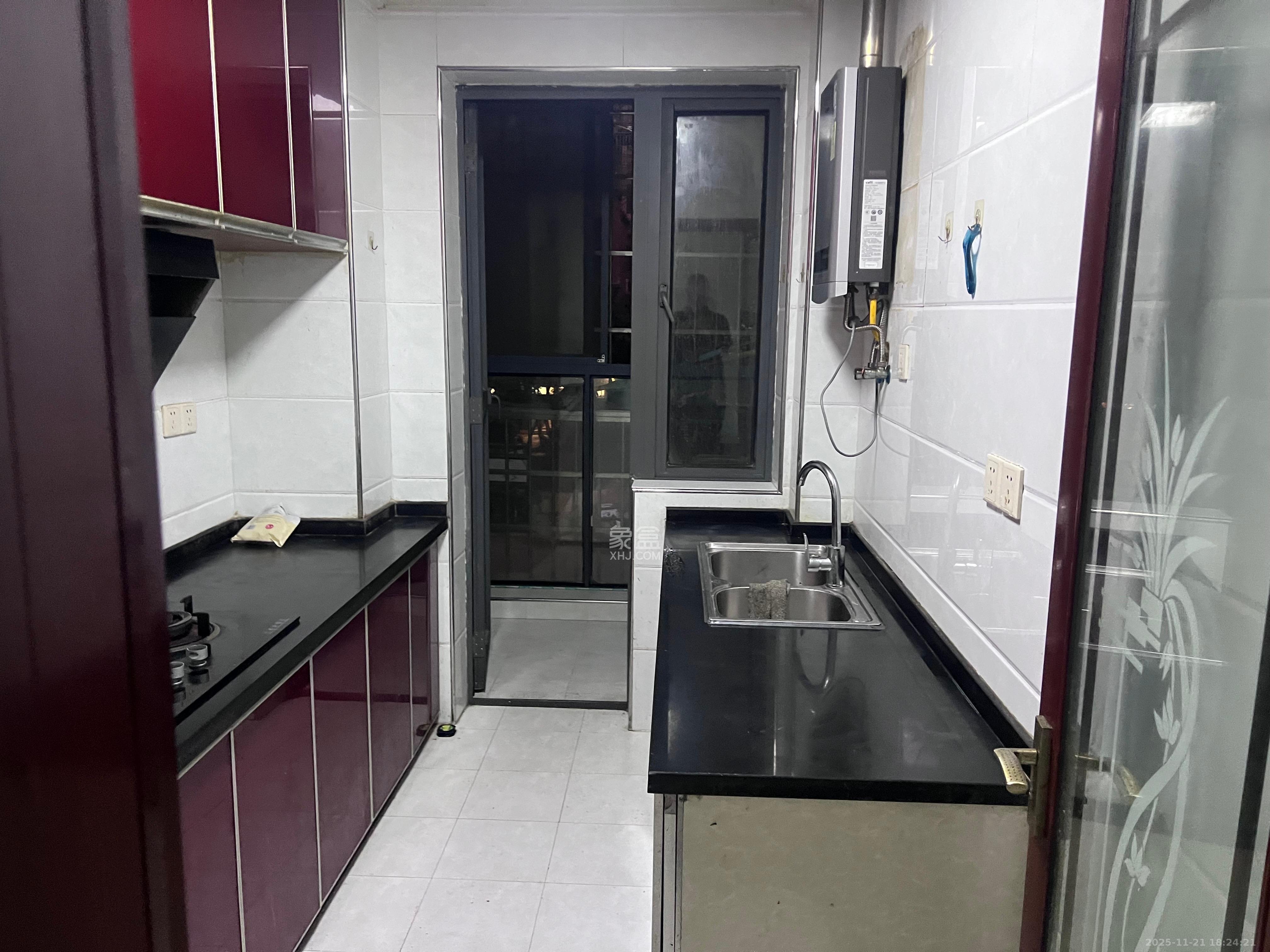 茶山馨苑 3室2厅2卫 3000.0元/月 茶山馨苑 3室2厅2卫 3000.0元/月室内图