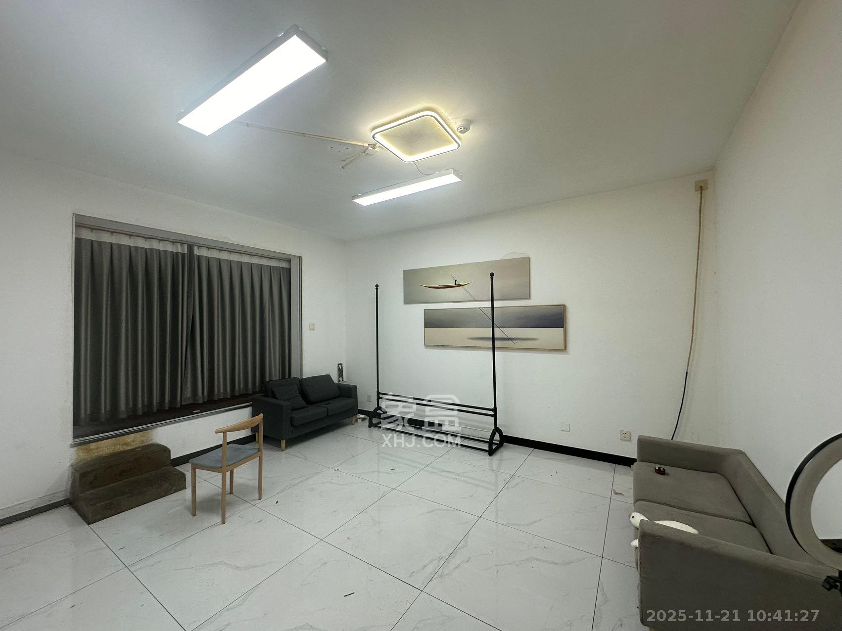 湘江世纪城富湾国际 6室2厅1卫 6500.0元/月 湘江世纪城富湾国际 6室2厅1卫 6500.0元/月室内图