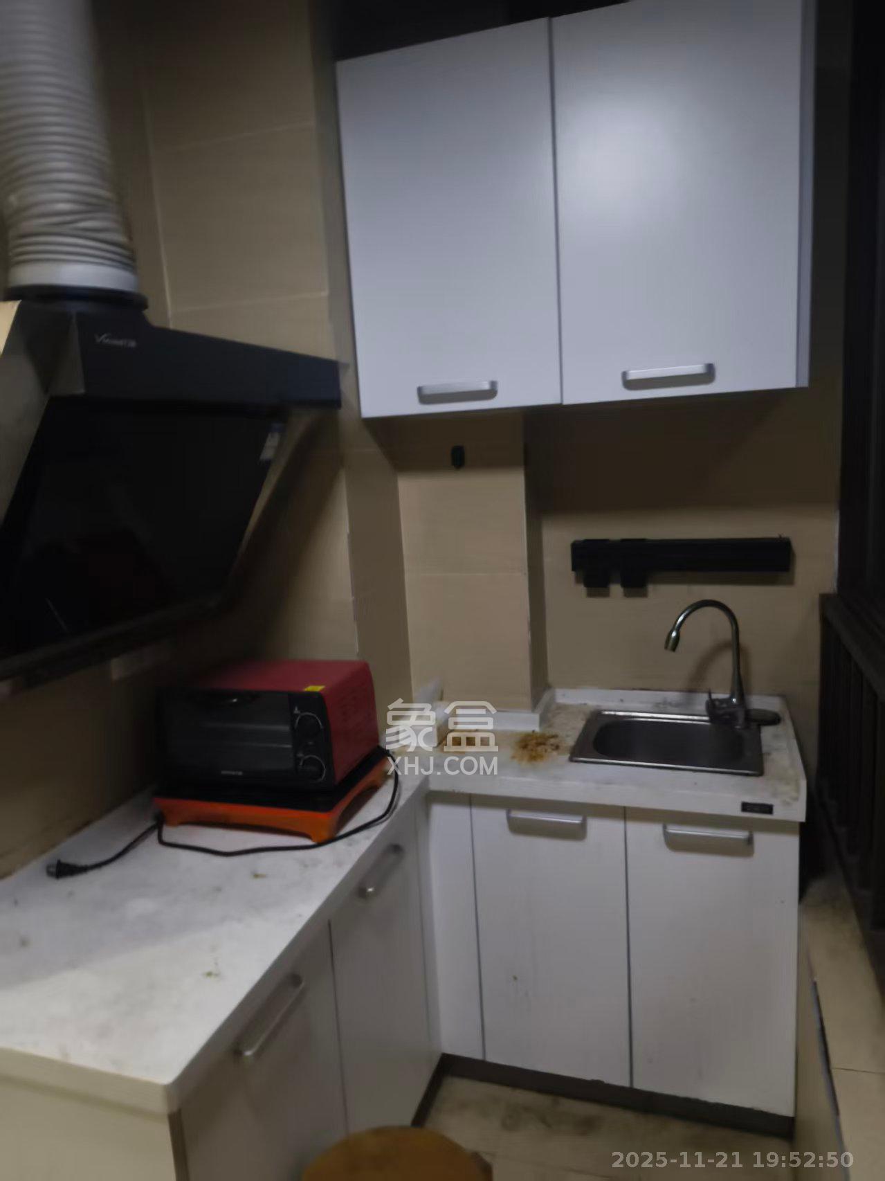 长盛上东区  1室1厅1卫    1700.0元/月室内图