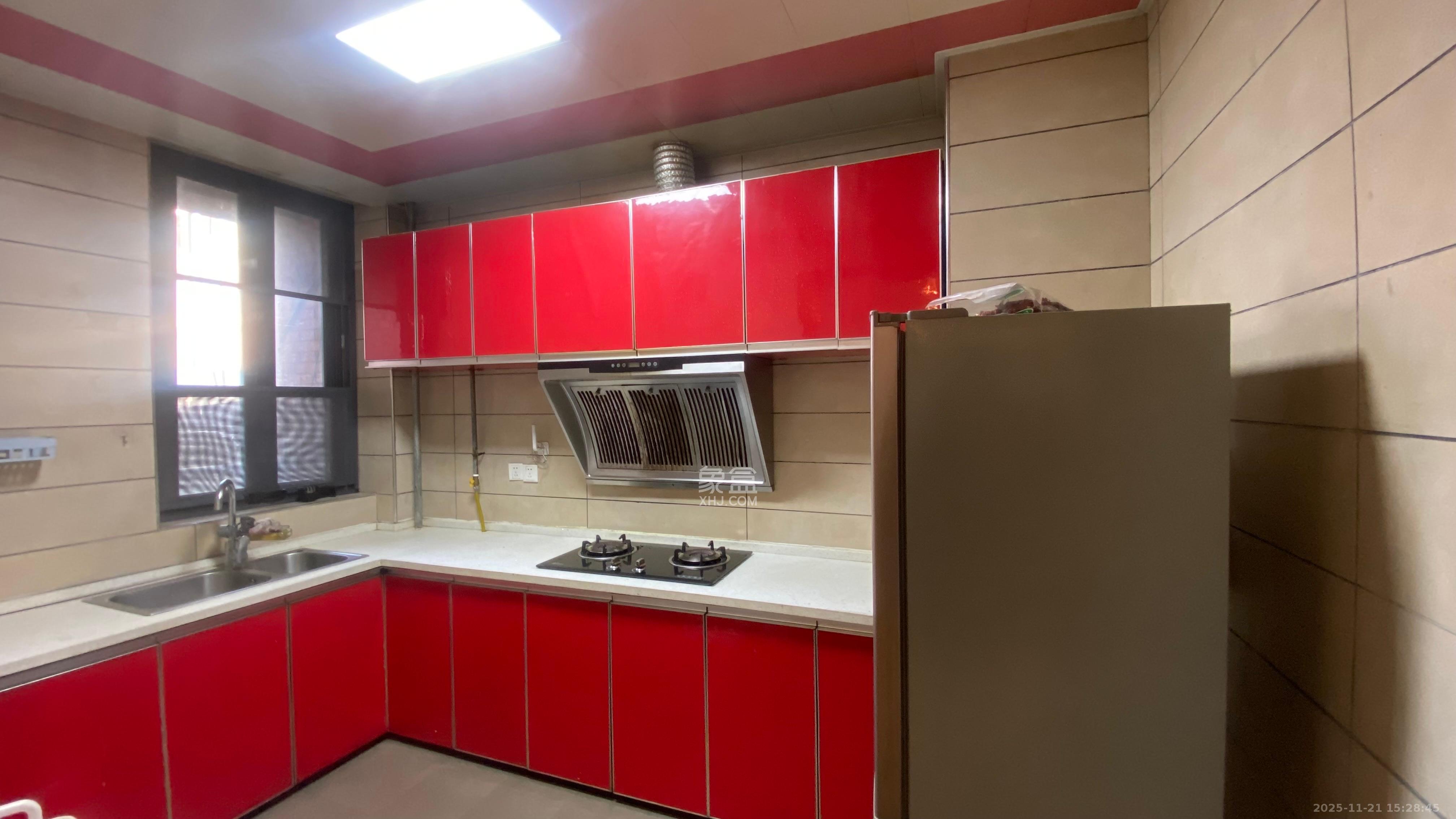 绿城桂花城  2室2厅1卫    2300.0元/月室内图