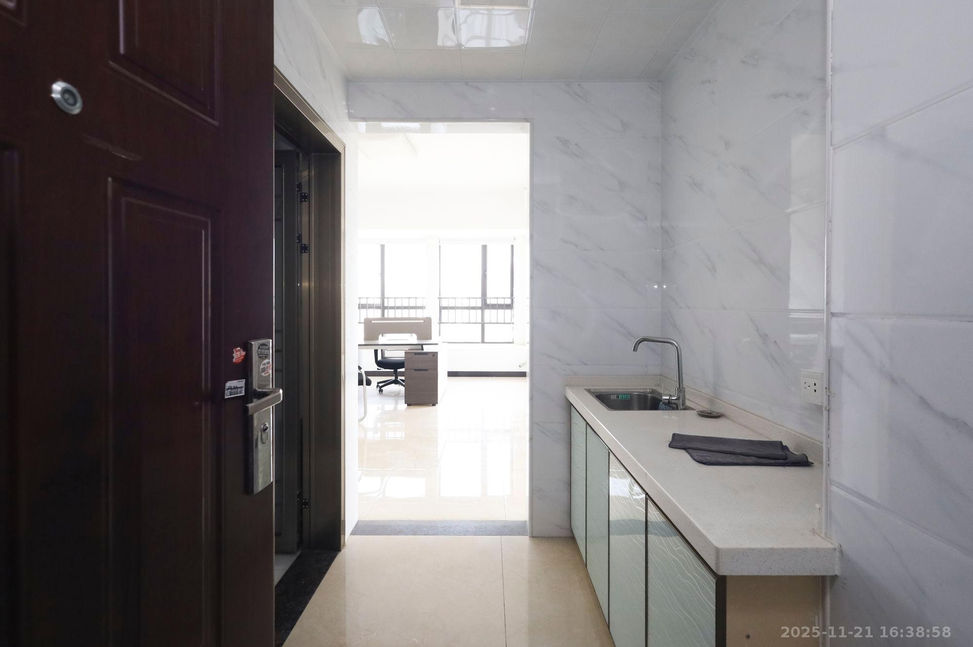 湘诚德峰小区A区 2室1厅1卫 2800.0元/月 湘诚德峰小区A区 2室1厅1卫 2800.0元/月室内图