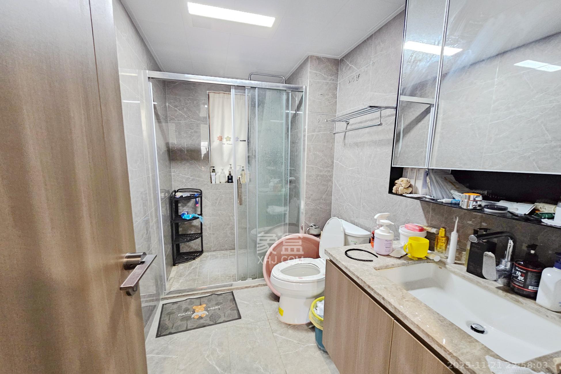 阳光城尚东湾青柠园  3室2厅2卫    105.0万卫生间