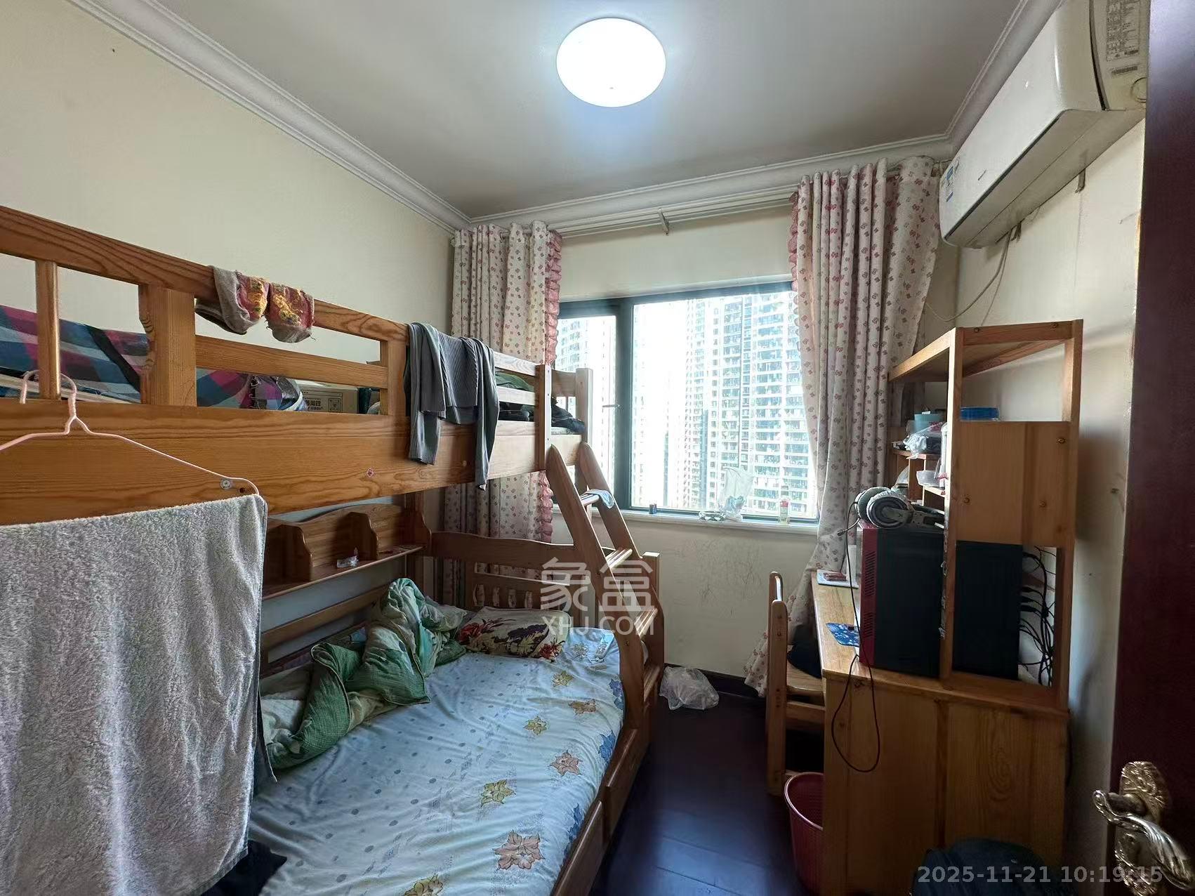 恒大御景湾 3室2厅2卫 3200.0元/月 恒大御景湾 3室2厅2卫 3200.0元/月室内图