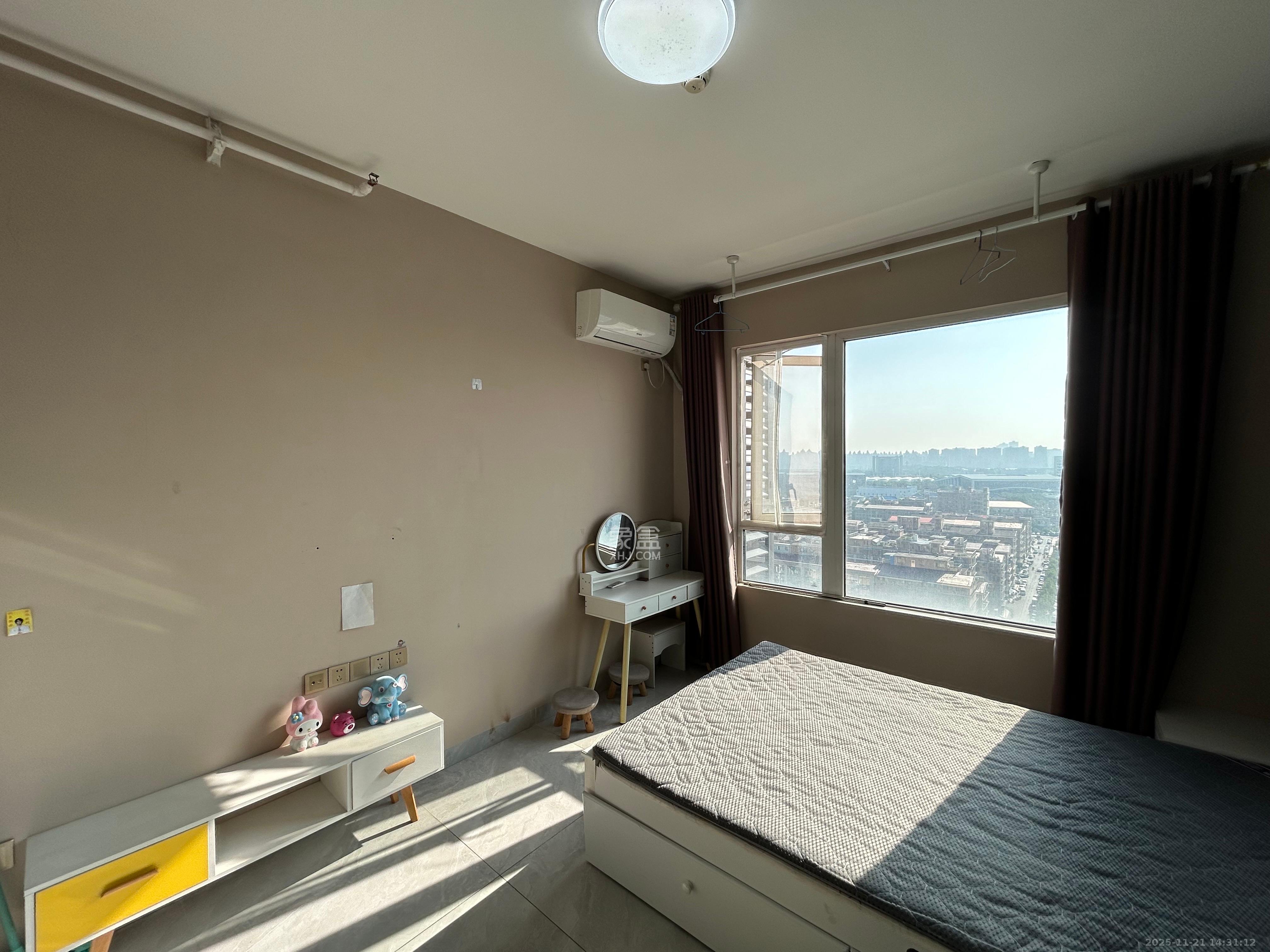 保利香槟国际  1室0厅0卫    1200.0元/月