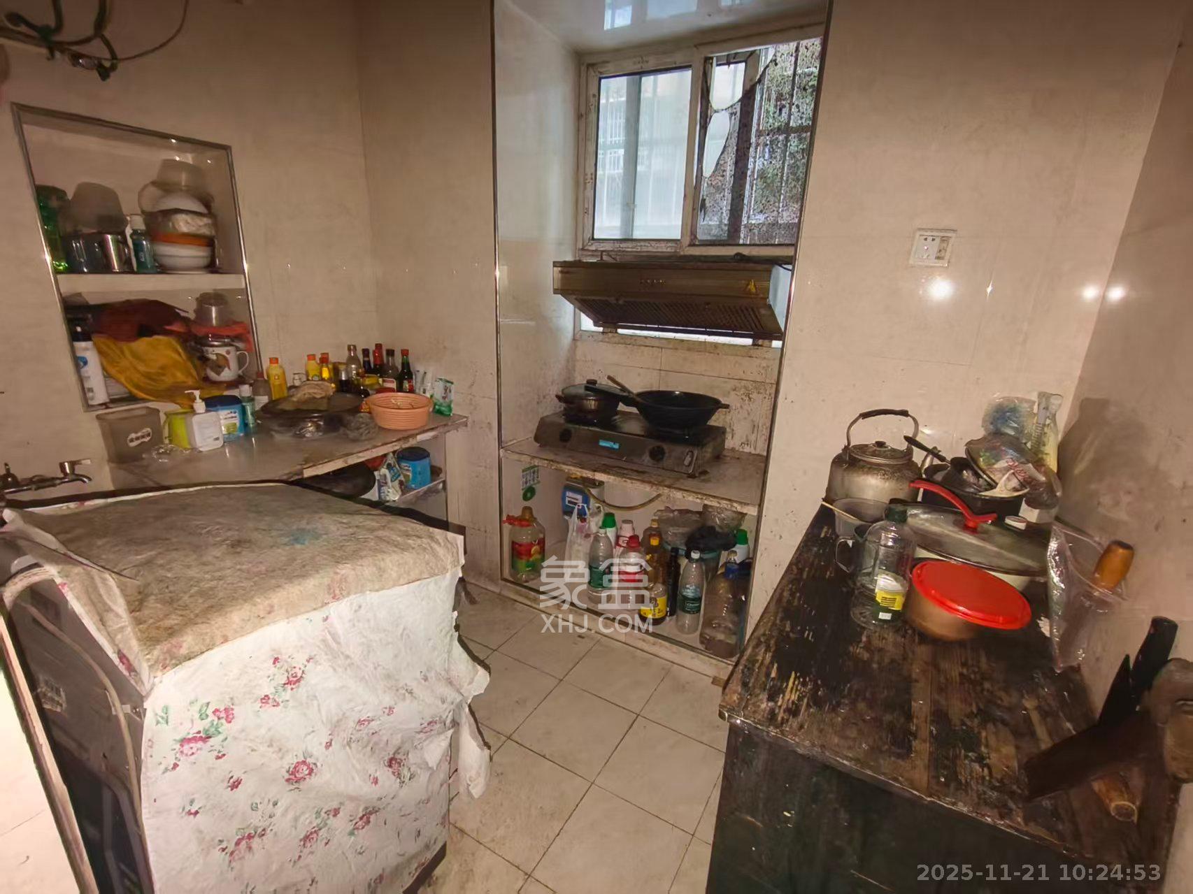 长坡社区  1室1厅1卫    1300.0元/月室内图