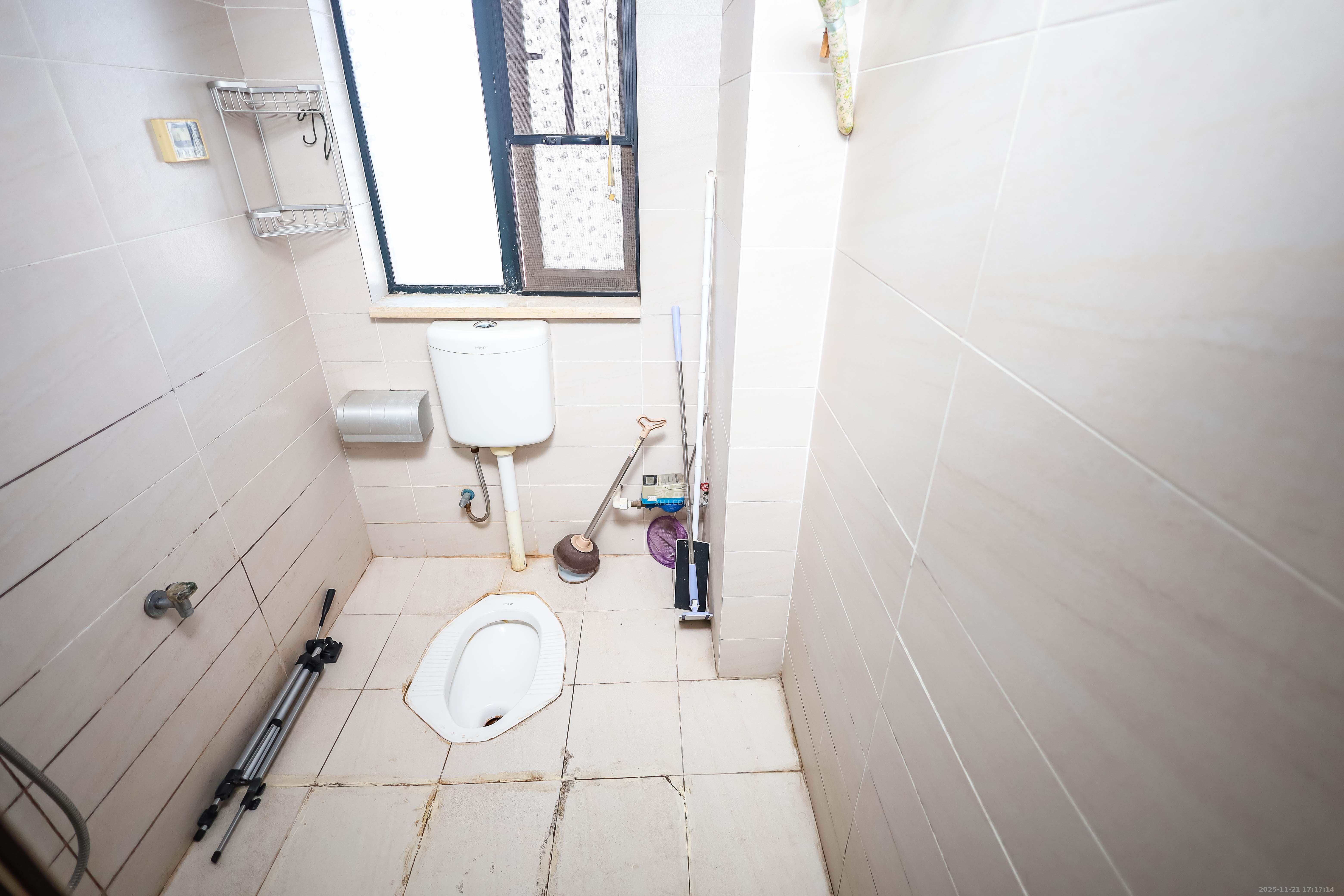 永祺西京  4室2厅2卫    180.0万卫生间