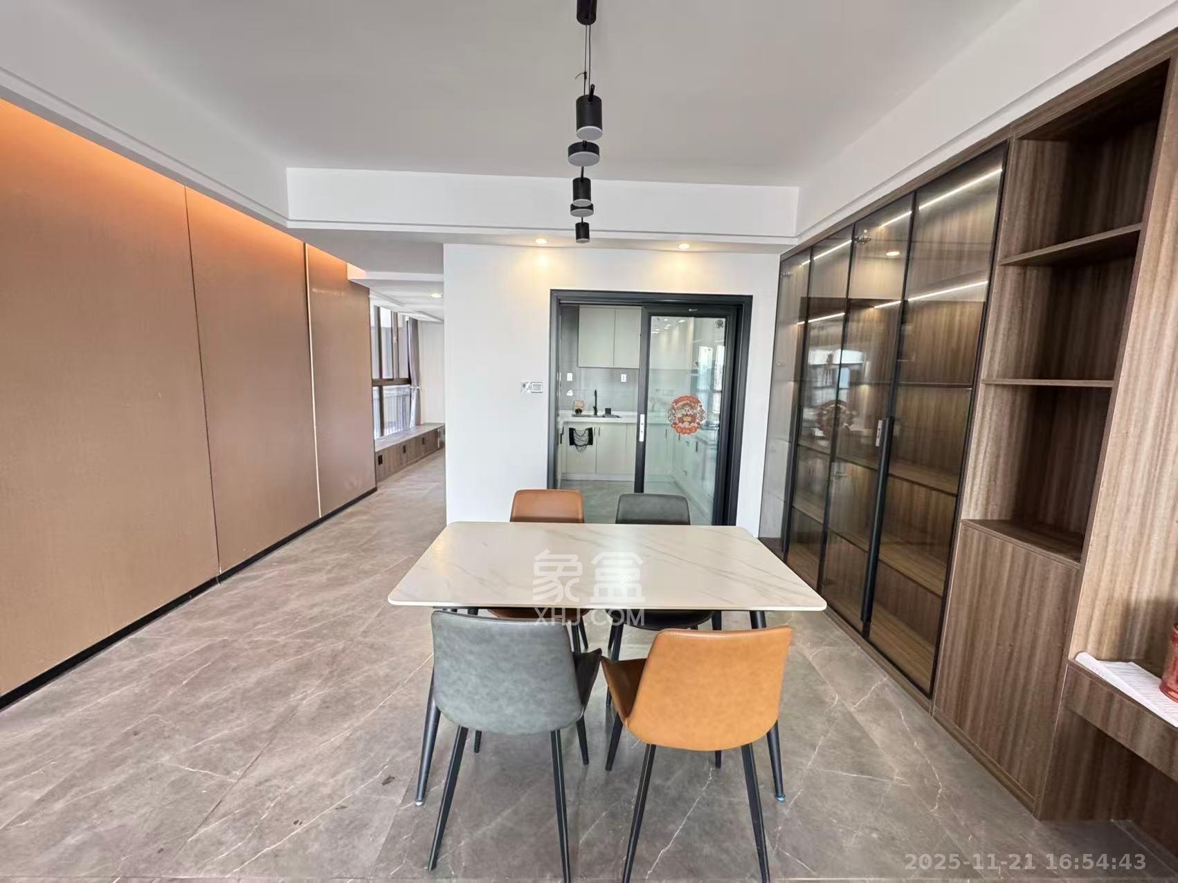 HC新城（建工集团单位房）  4室2厅2卫    4800.0元/月室内图