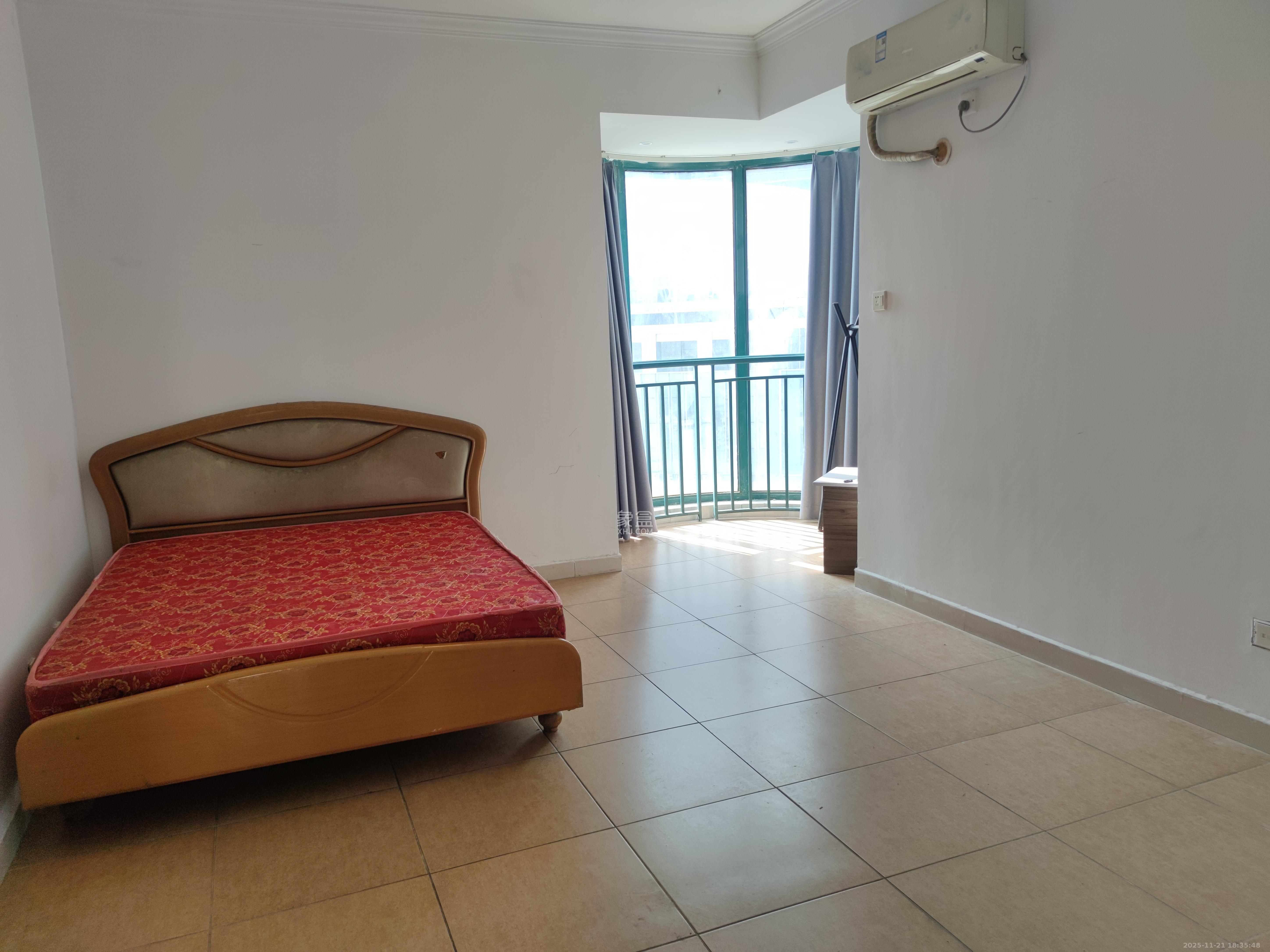 滨江金座  3室2厅2卫    3100.0元/月室内图