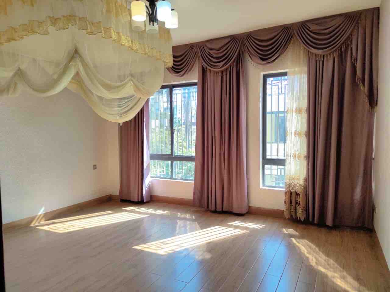 泉水山庄（别墅公寓区）  10室3厅7卫    30000.0元/月室内图