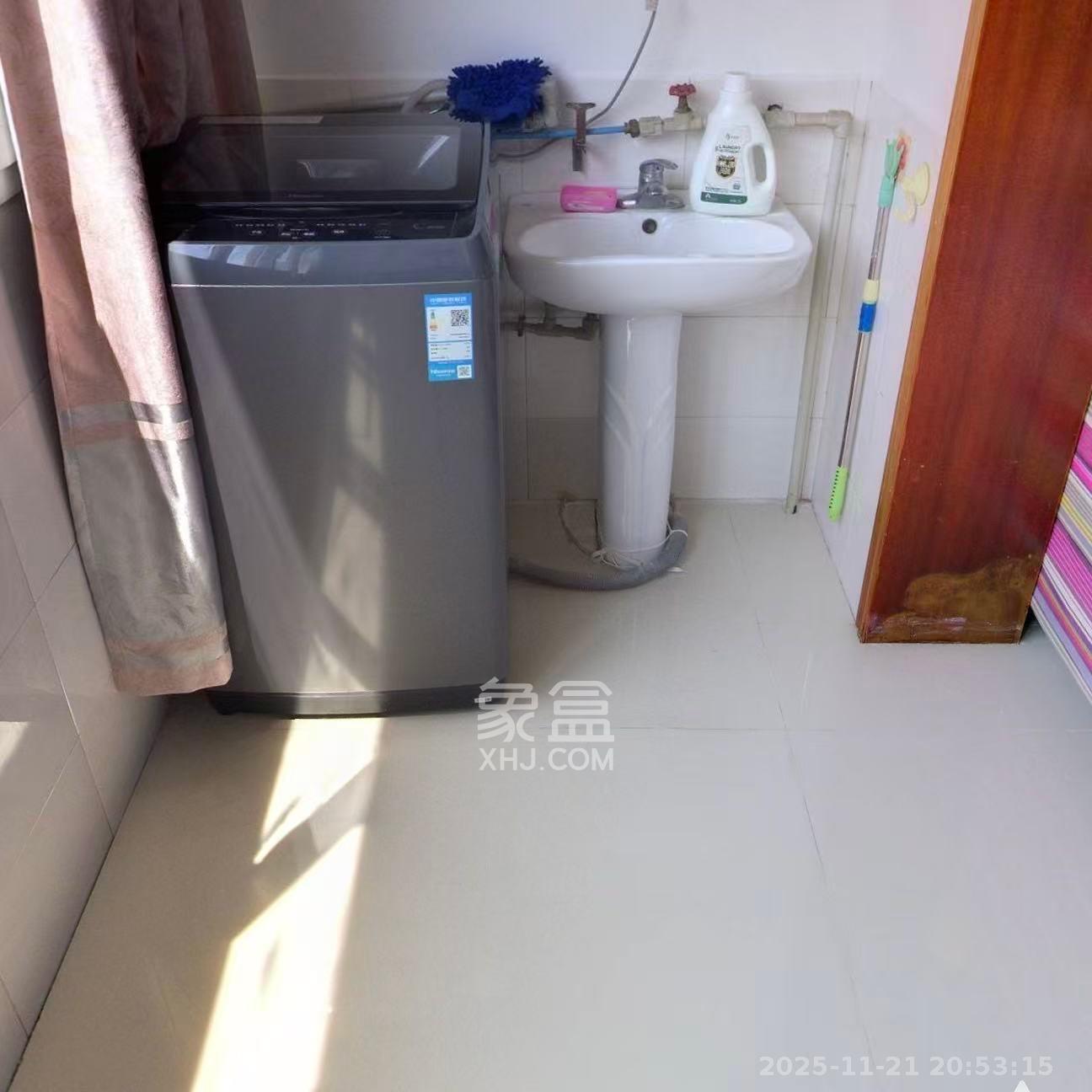 德润园 2室2厅1卫 1600.0元/月 德润园 2室2厅1卫 1600.0元/月室内图