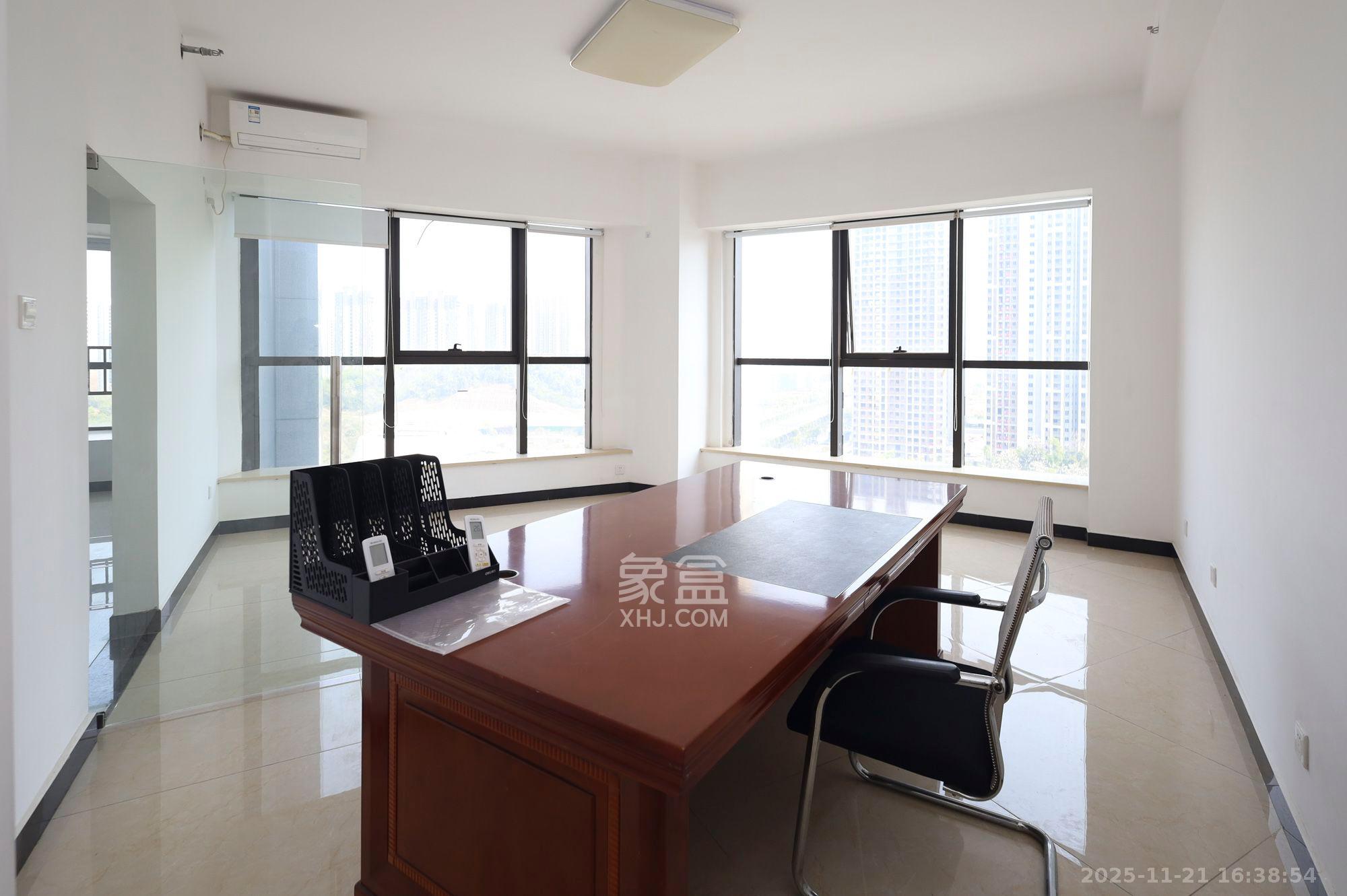 湘诚德峰小区A区  2室1厅1卫    2800.0元/月室内图