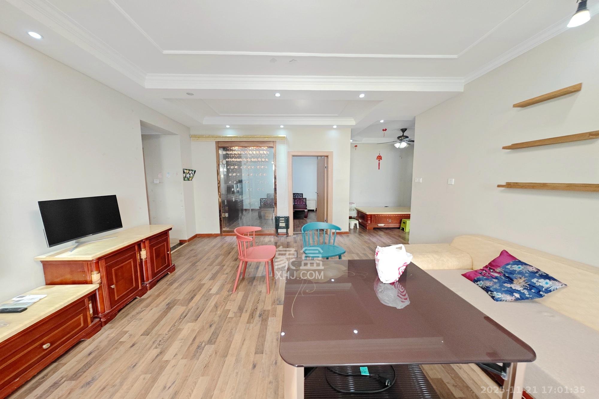 锦绣世纪  3室2厅2卫    129.8万