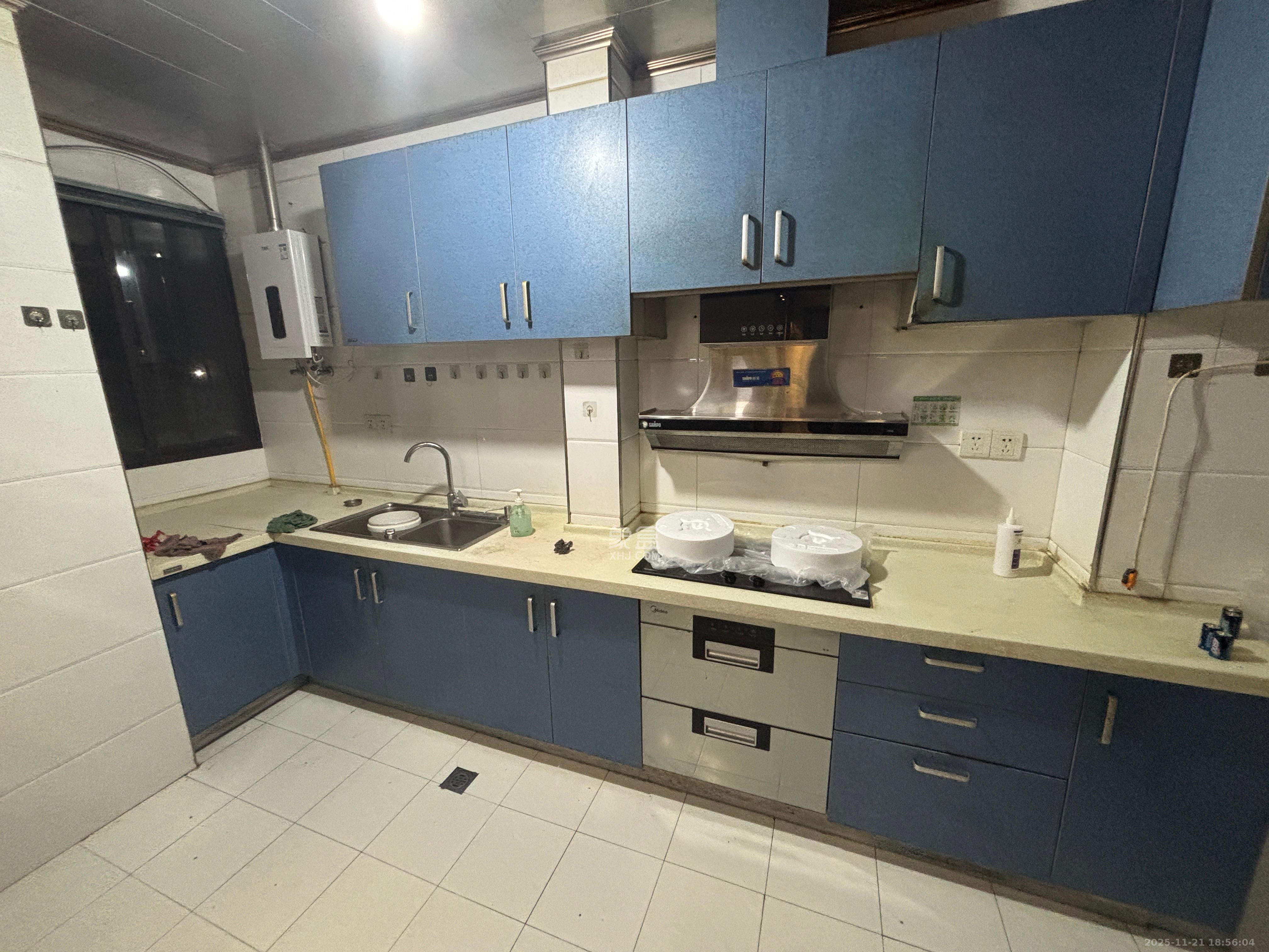 康斯丹郡（融程领秀佳园）  1室2厅2卫    2500.0元/月室内图