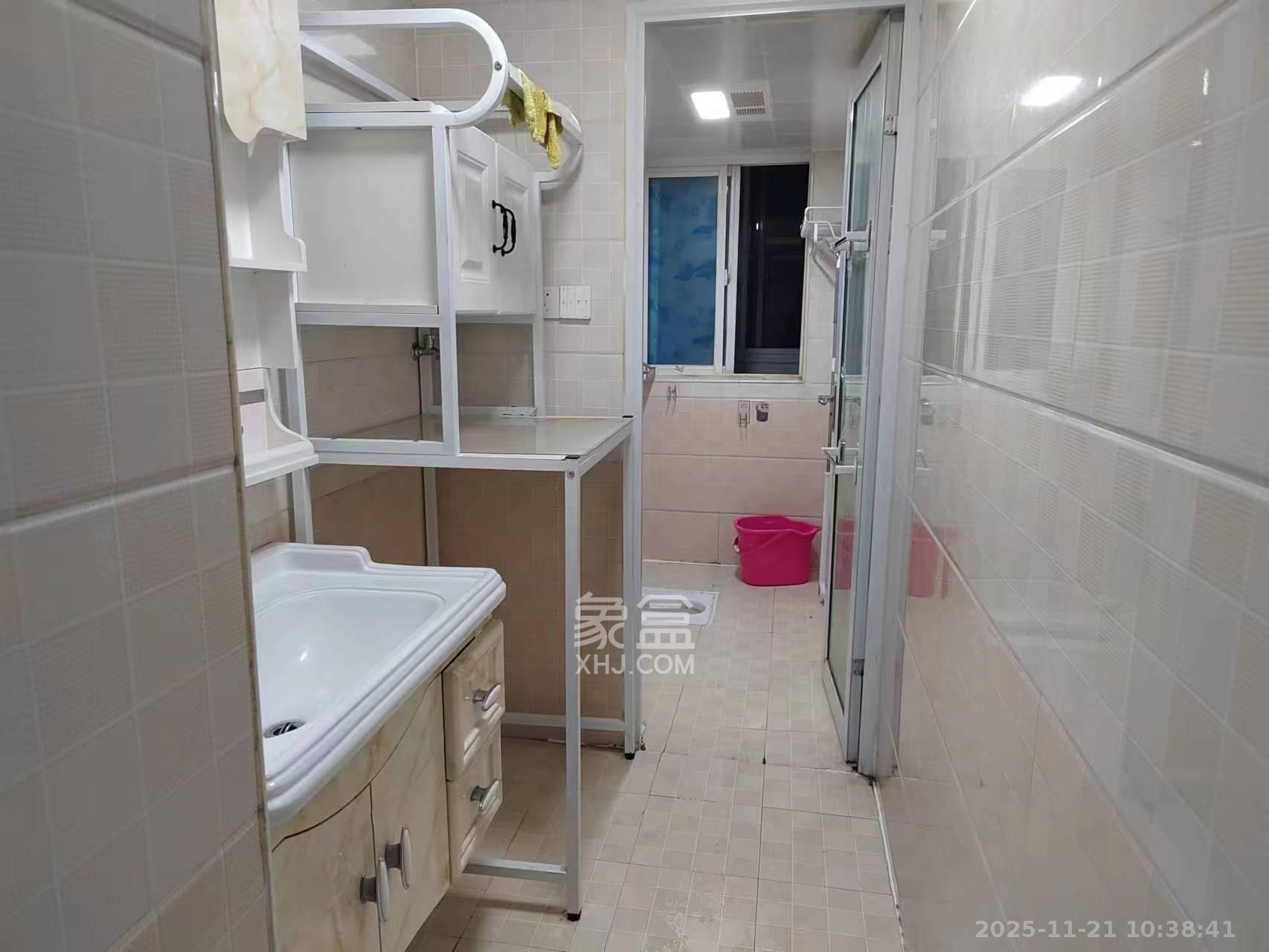 红树湾  3室2厅2卫    1800.0元/月室内图