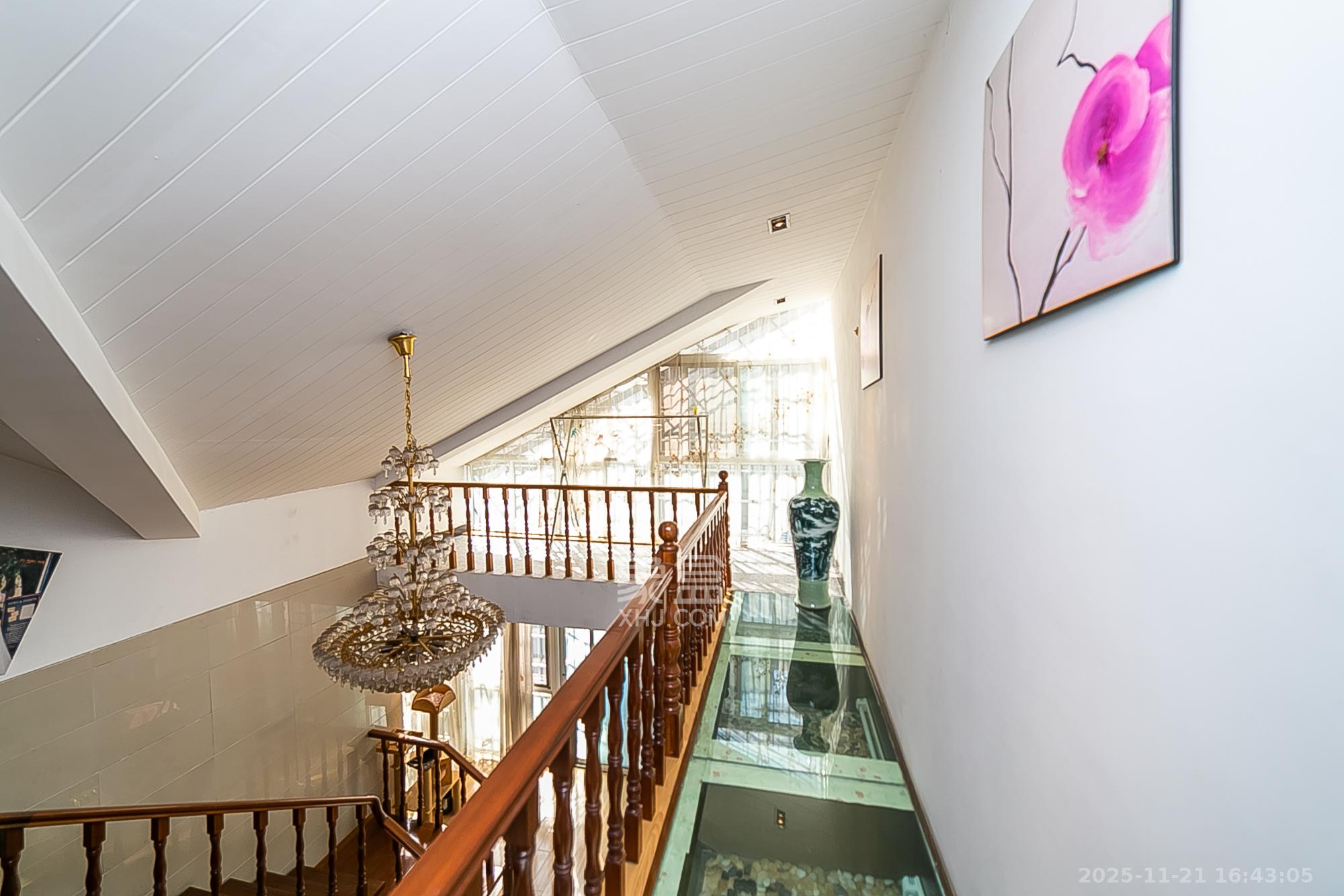 都市春天 5室2厅2卫 135.0万 都市春天 5室2厅2卫 135.0万阳台