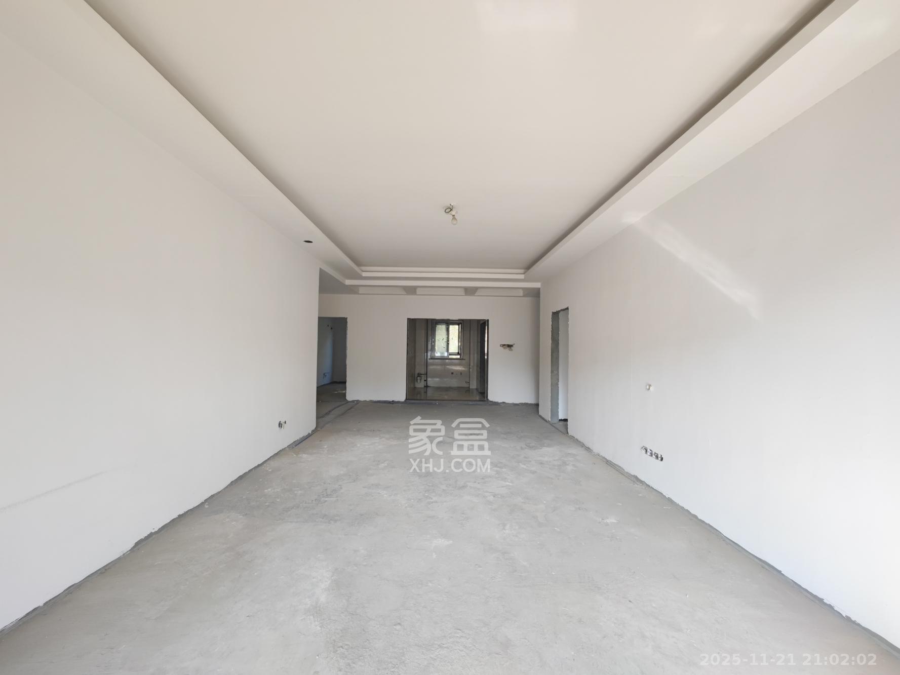 托斯卡纳洋房高层  5室2厅2卫    245.0万