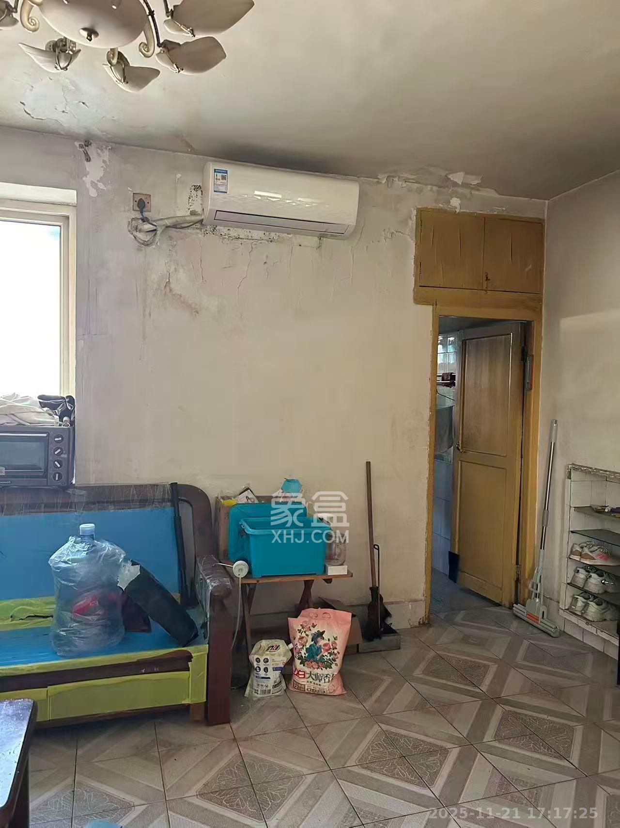 牛婆塘社区  2室1厅1卫    1400.0元/月室内图