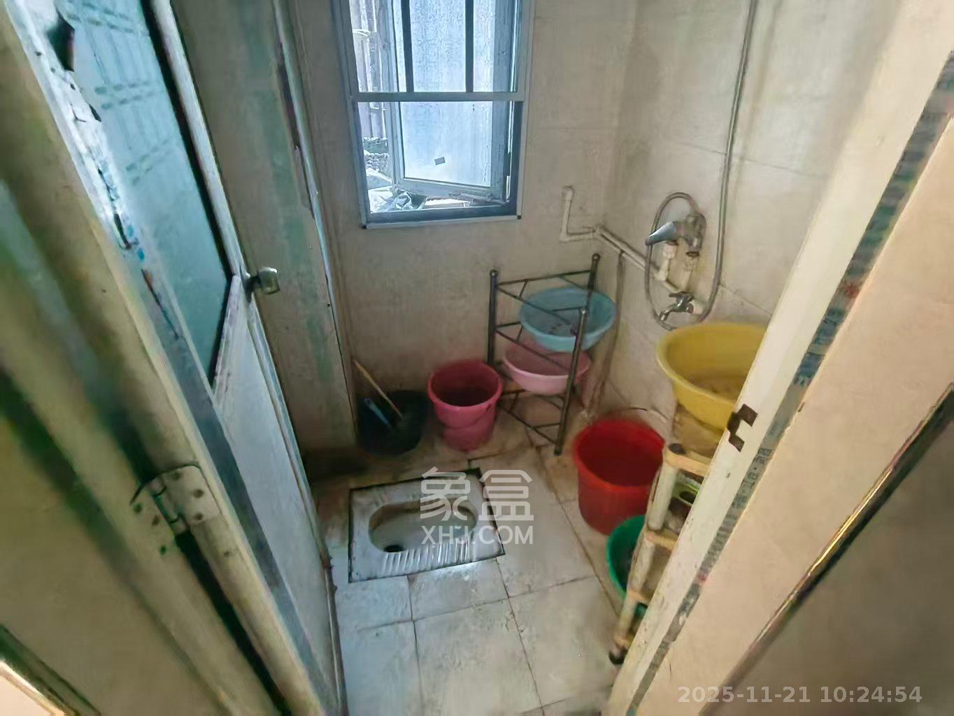 长坡社区 1室1厅1卫 1300.0元/月 长坡社区 1室1厅1卫 1300.0元/月室内图