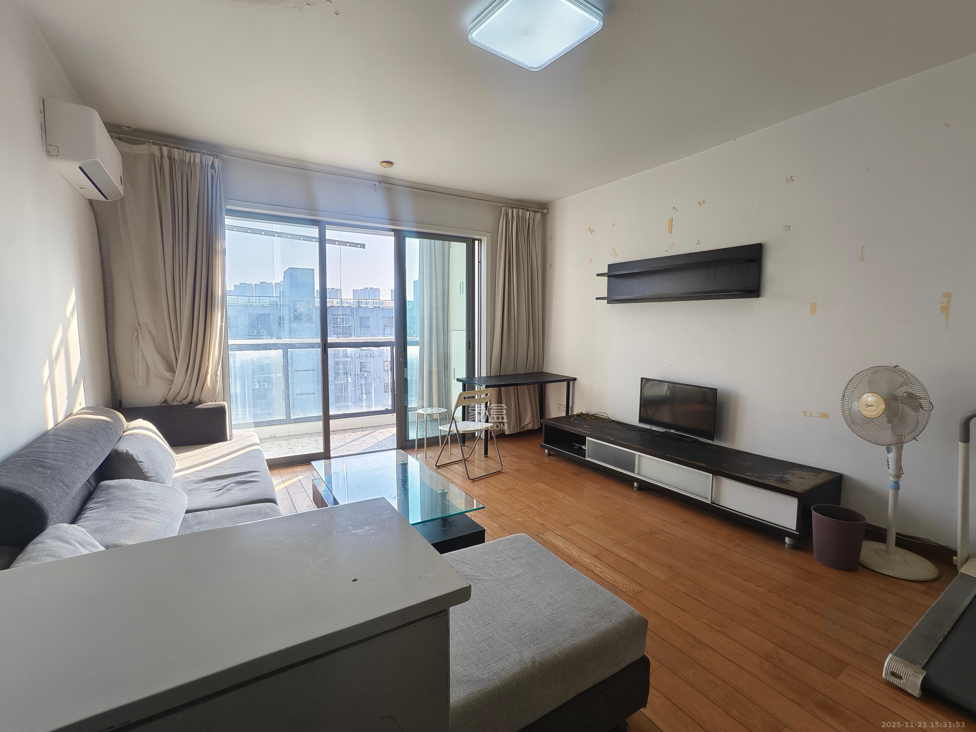 阳光100二期 2室1厅1卫 1700.0元/月 阳光100二期 2室1厅1卫 1700.0元/月室内图