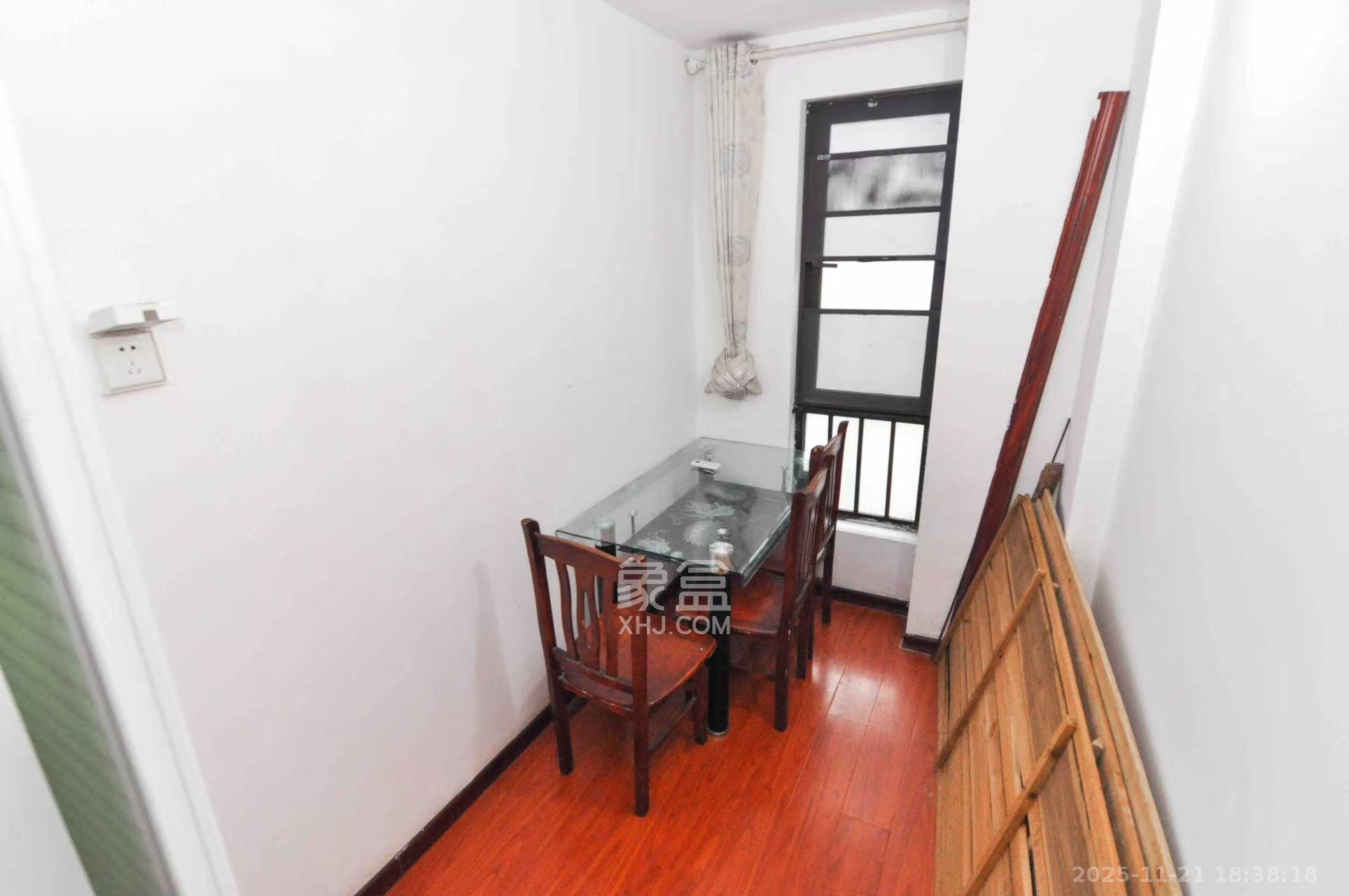 达美D6区  3室2厅2卫    2650.0元/月室内图