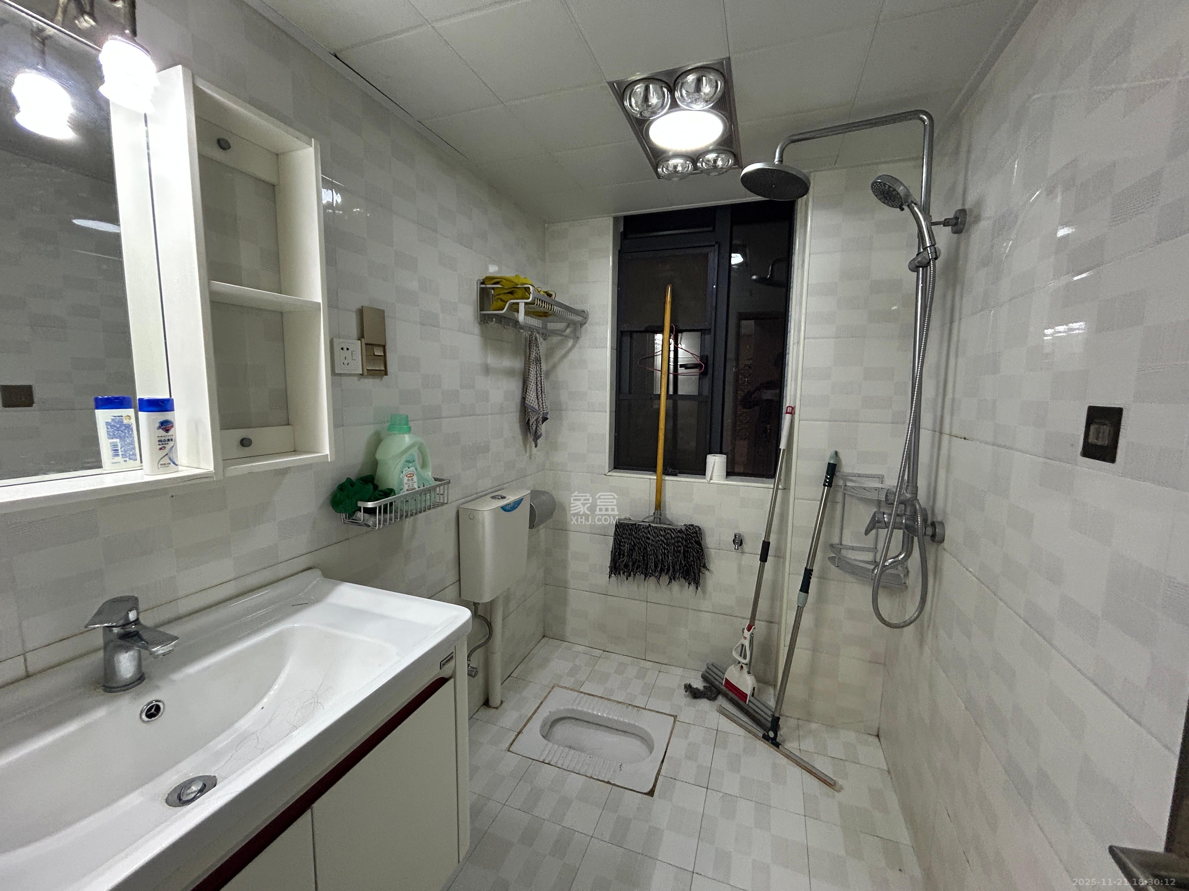 月亮湾草莓街区一、二期 1室0厅0卫 2500.0元/月 月亮湾草莓街区一、二期 1室0厅0卫 2500.0元/月室内图