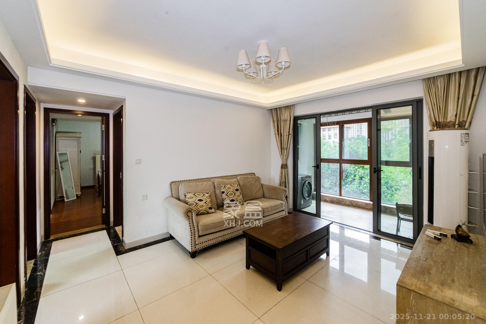 珠江郦城公园1号 3室2厅2卫 120.0万 珠江郦城公园1号 3室2厅2卫 120.0万客厅