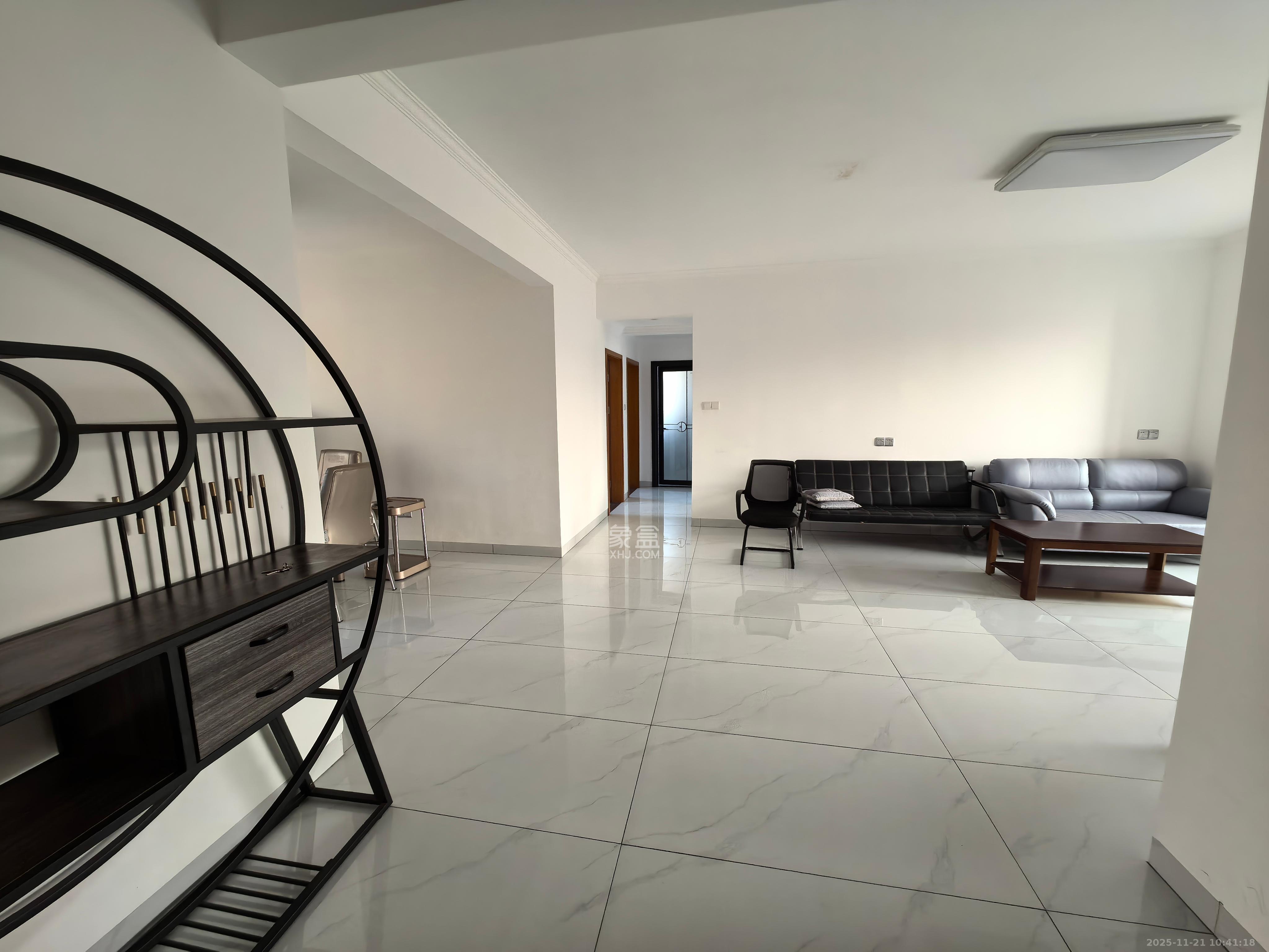 富基世纪公园 1室2厅1卫 2000.0元/月 富基世纪公园 1室2厅1卫 2000.0元/月室内图