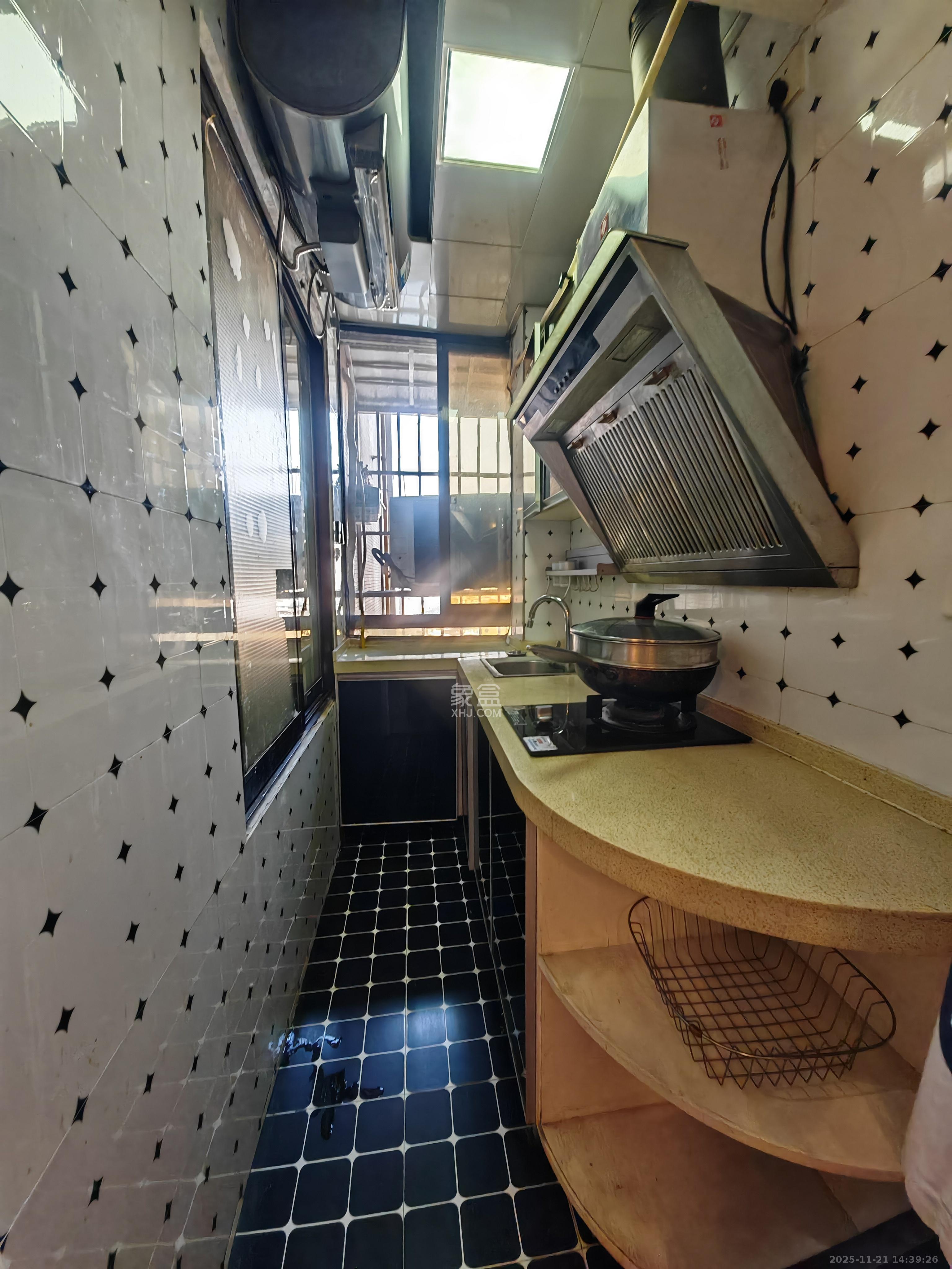 君悦紫园  1室1厅1卫    2000.0元/月室内图