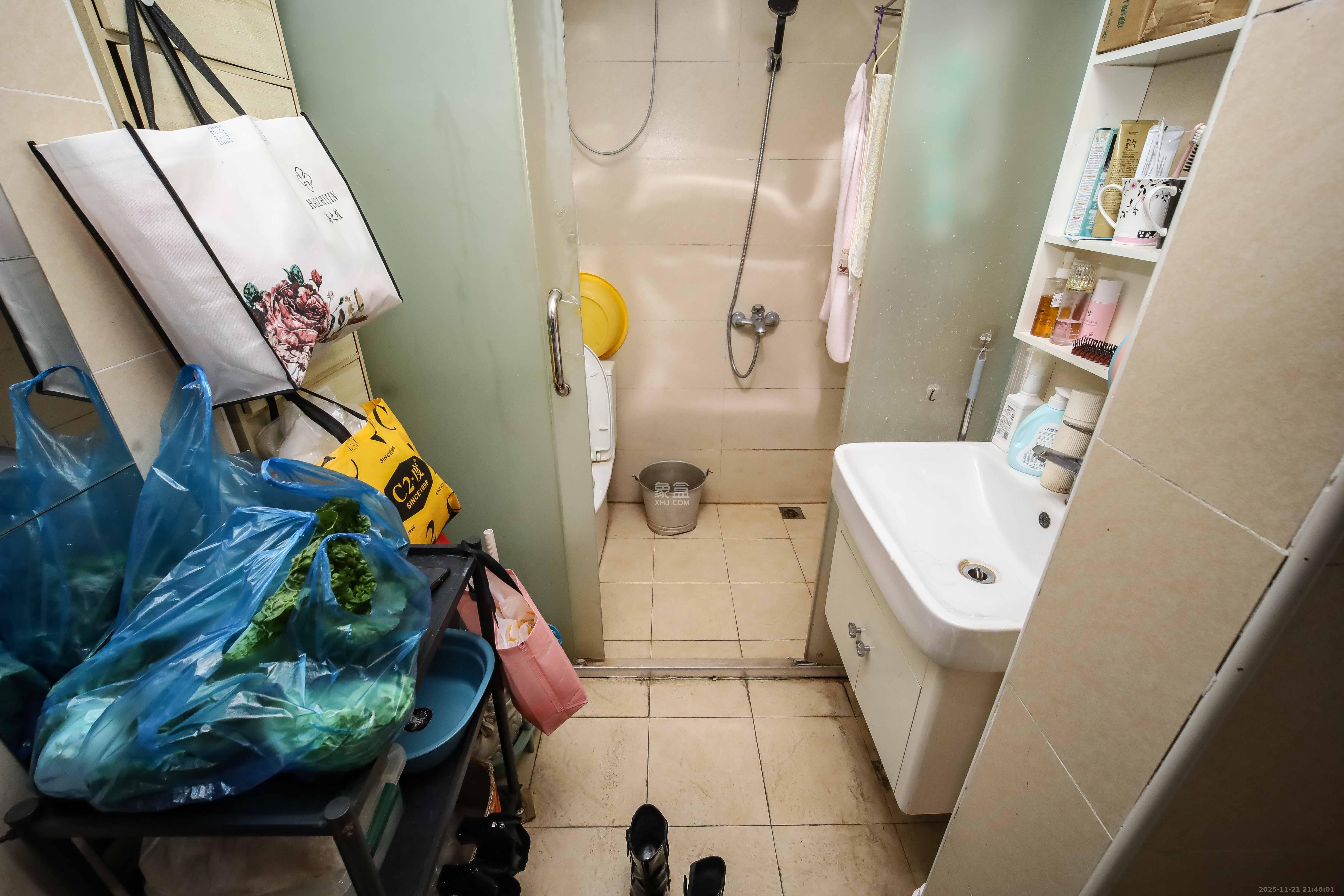 万象凯旋湾 1室1厅1卫 25.0万 万象凯旋湾 1室1厅1卫 25.0万卫生间