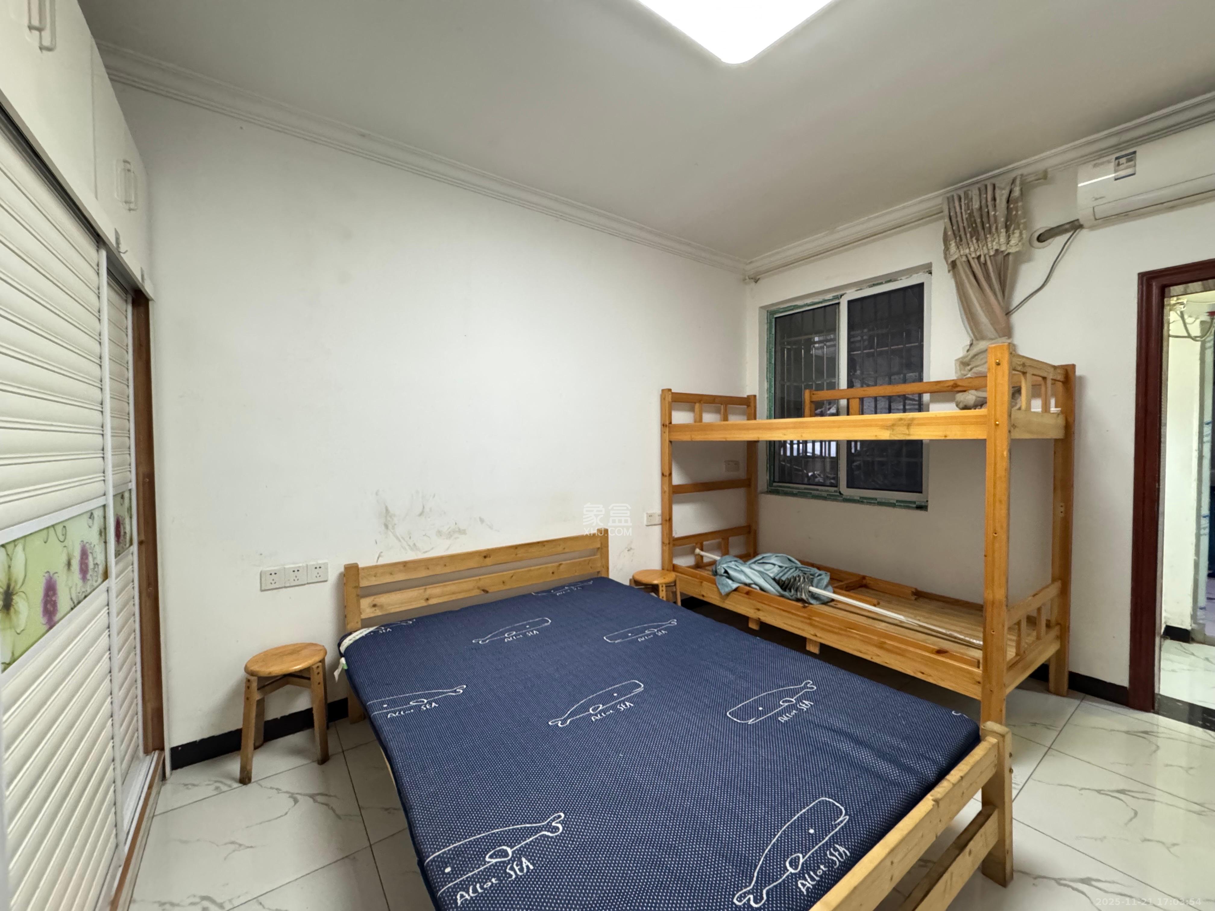 曾家湾小区 1室1厅1卫 1300.0元/月 曾家湾小区 1室1厅1卫 1300.0元/月室内图