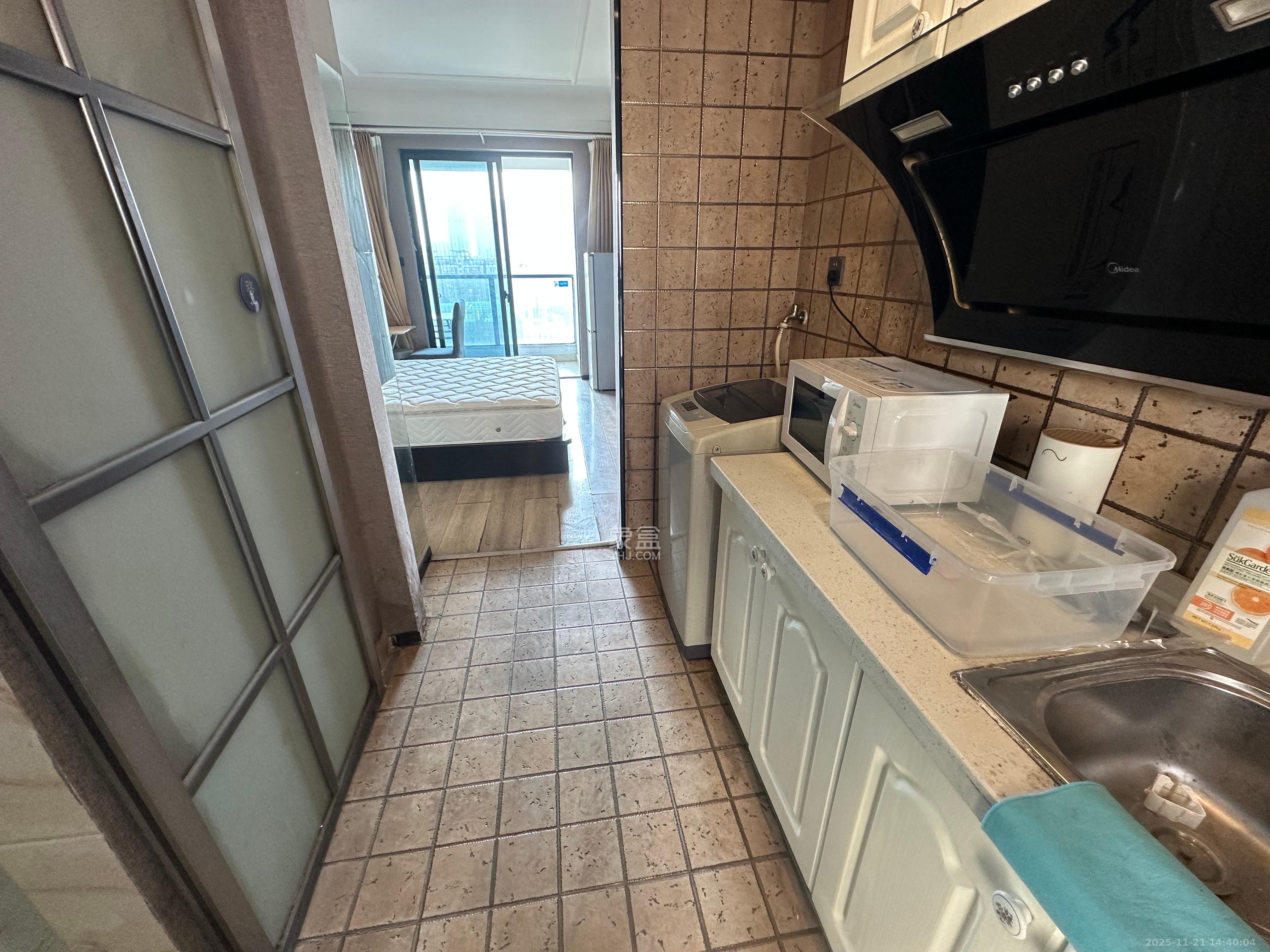 绿地中央广场 1室1厅1卫 1400.0元/月 绿地中央广场 1室1厅1卫 1400.0元/月室内图