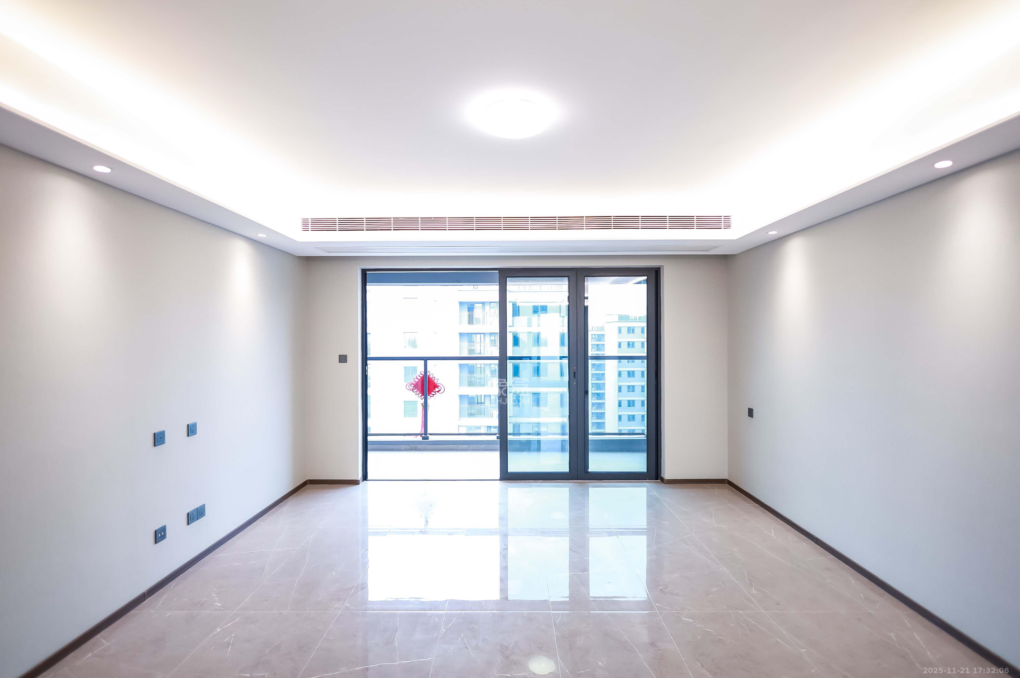 龙湖舜山府 4室2厅2卫 4800.0元/月 龙湖舜山府 4室2厅2卫 4800.0元/月室内图