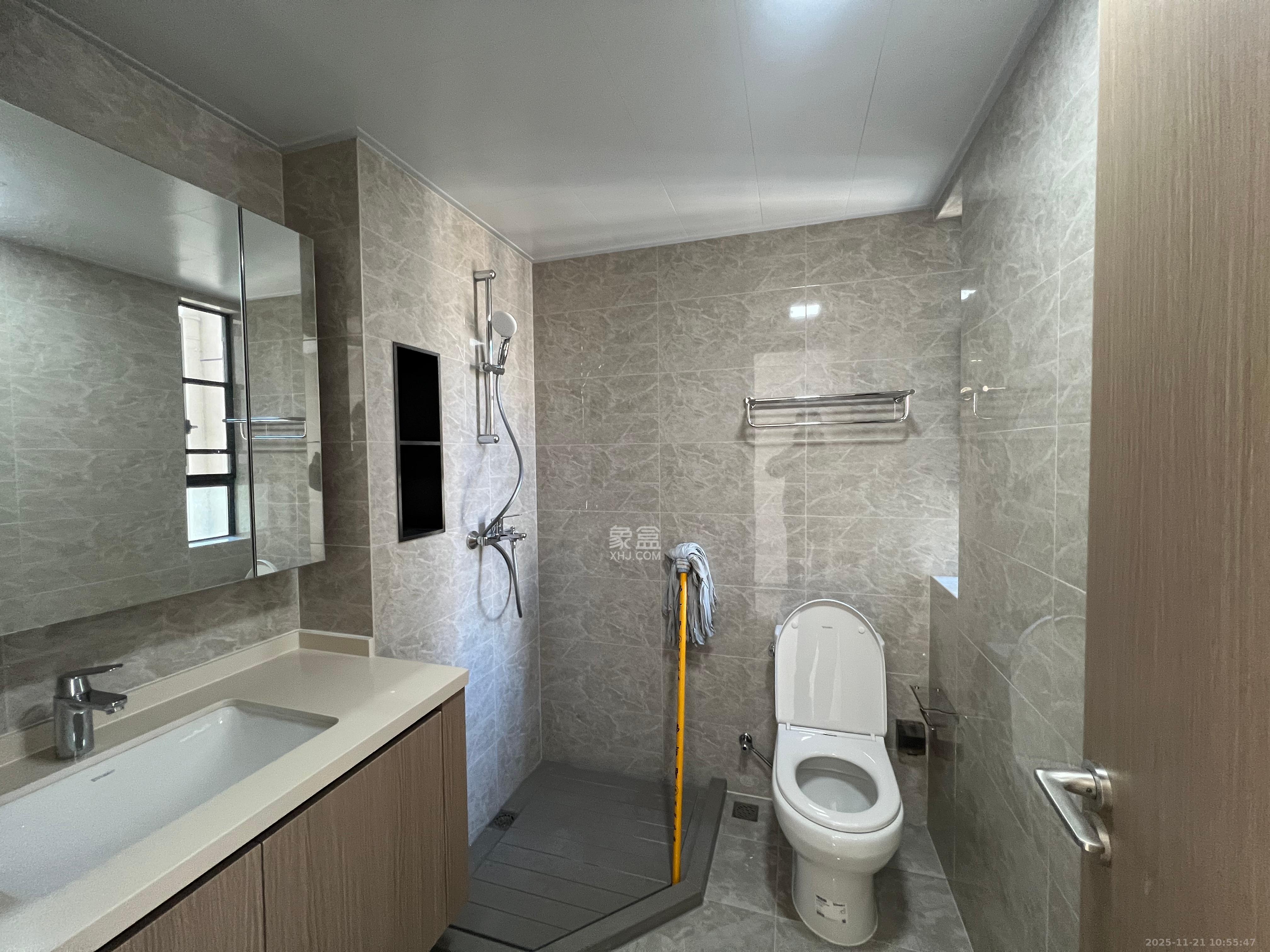 德奥上河城章  4室2厅2卫    4800.0元/月室内图