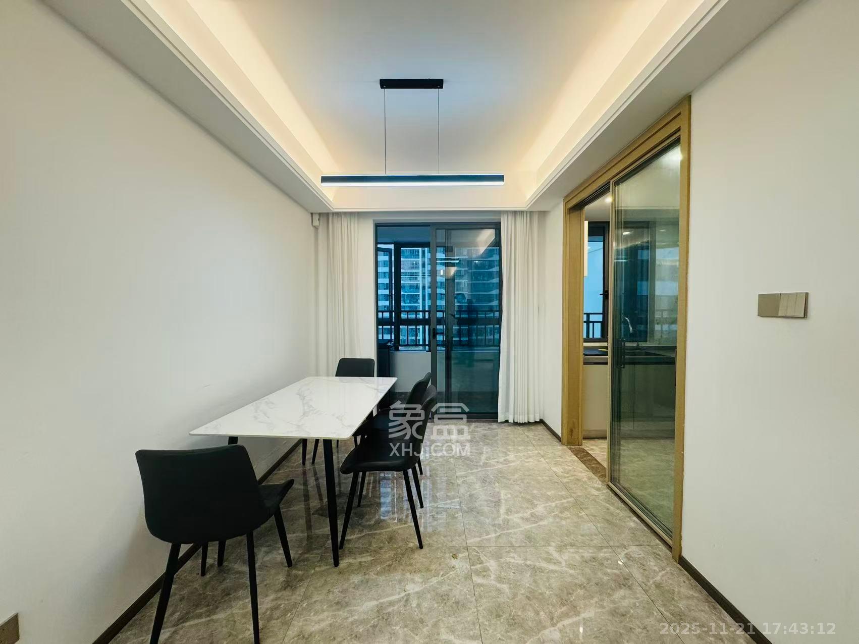 复地滨江金融中心 4室2厅2卫 4700.0元/月 复地滨江金融中心 4室2厅2卫 4700.0元/月室内图