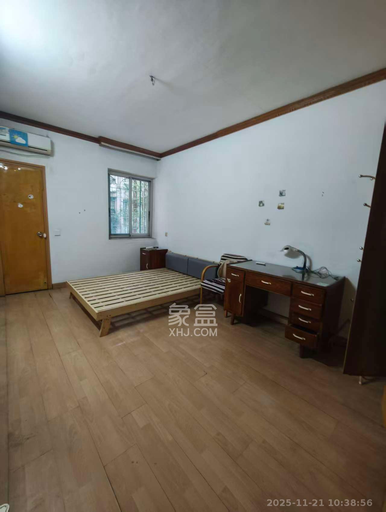 湘雅医学院（湘雅附一北院）  3室2厅2卫    2200.0元/月室内图