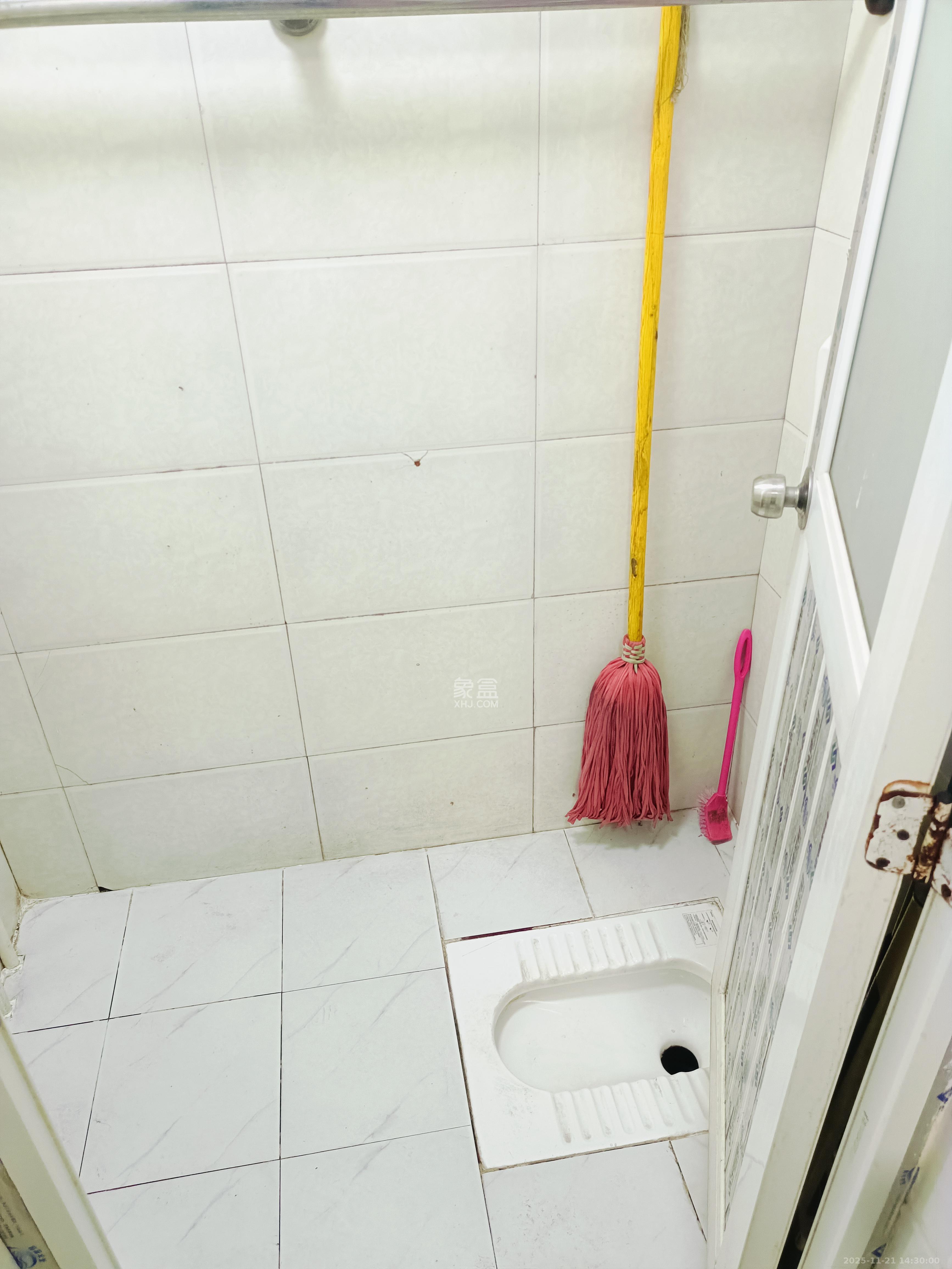 东风路新二村  3室1厅1卫    1800.0元/月室内图