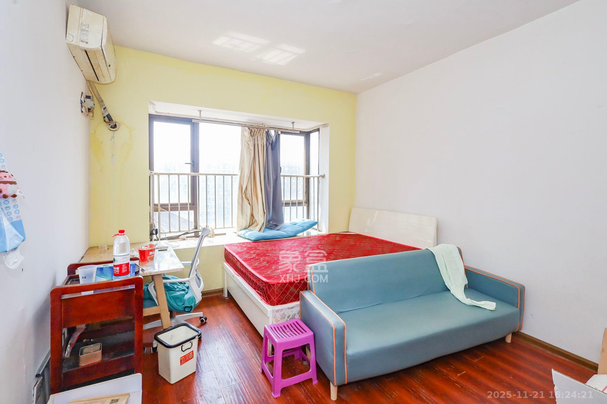 钰龙天下二期(钰龙佳园) 4室2厅1卫 2500.0元/月 钰龙天下二期(钰龙佳园) 4室2厅1卫 2500.0元/月室内图