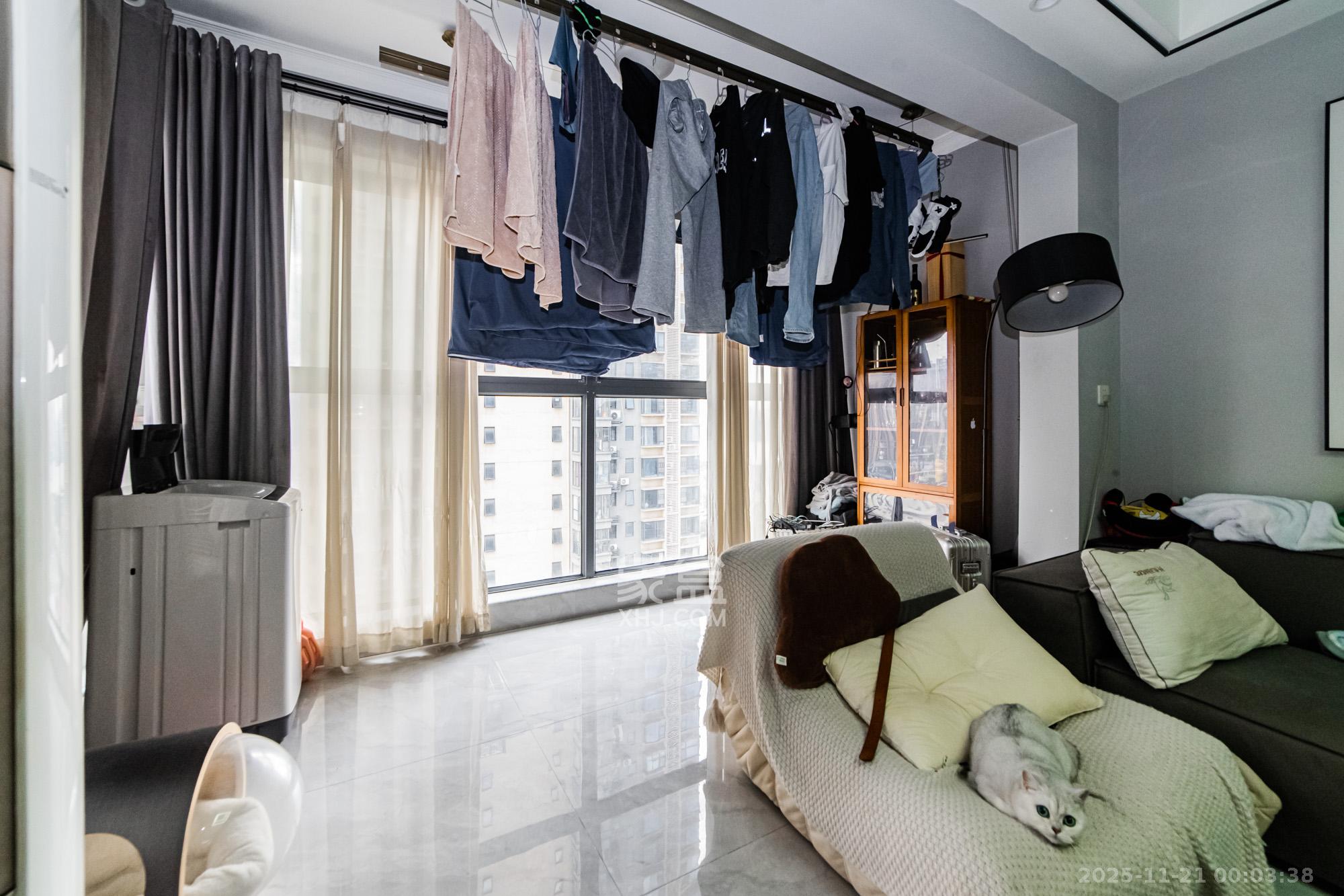 北辰三角洲E7区  3室2厅2卫    165.0万阳台