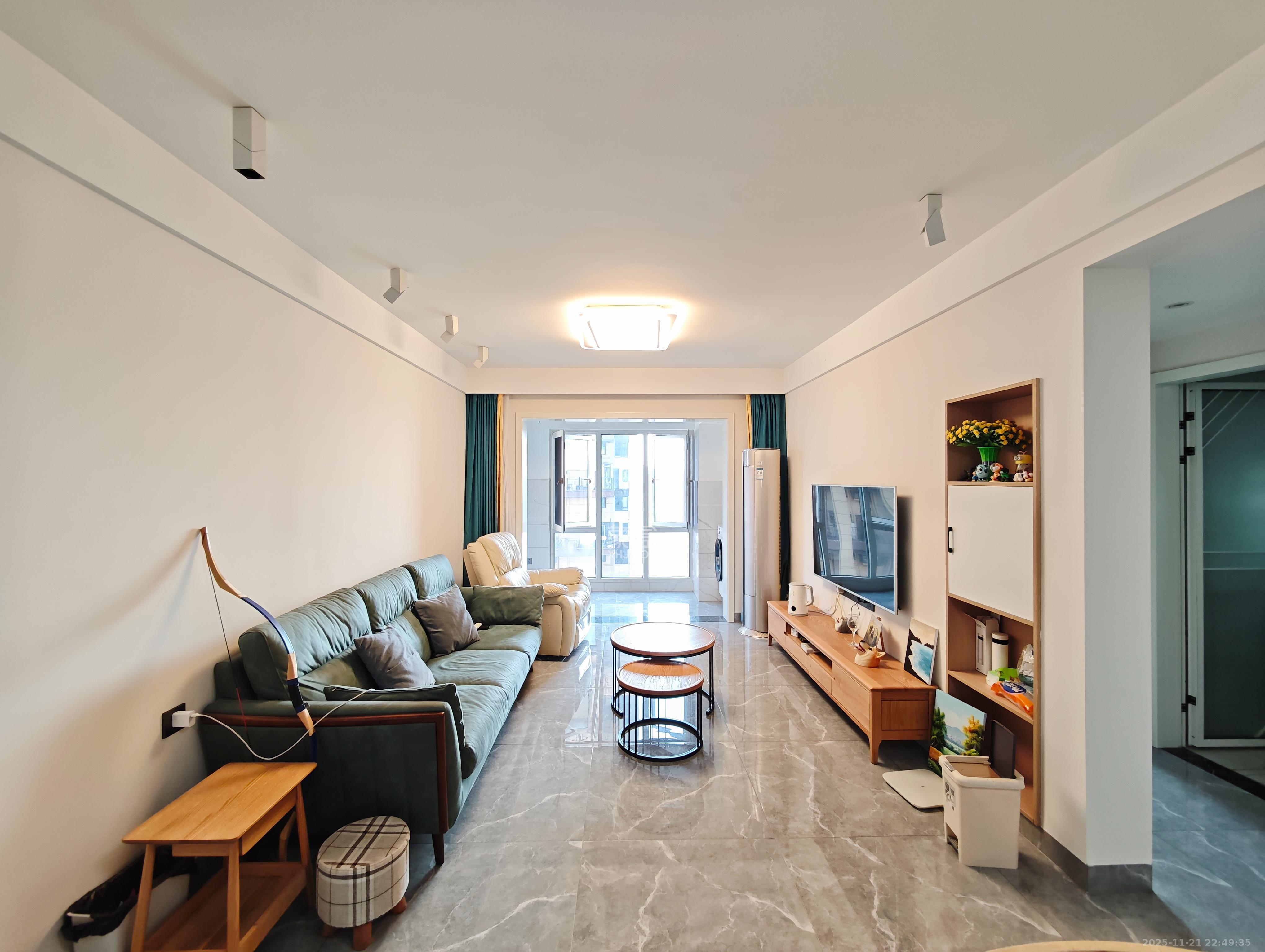 保利城（中航城国际社区、郡原美村）  3室2厅1卫    78.8万客厅