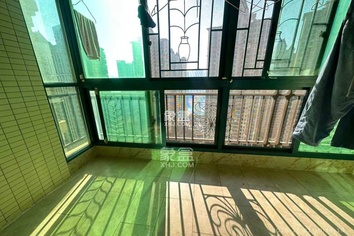 恒大御景湾 3室2厅2卫 3200.0元/月 恒大御景湾 3室2厅2卫 3200.0元/月室内图