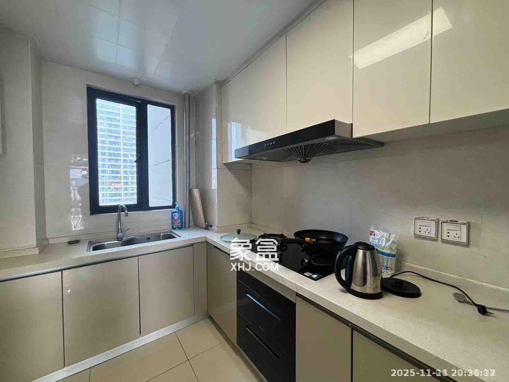 长沙高铁吾悦广场 3室2厅2卫 3500.0元/月 长沙高铁吾悦广场 3室2厅2卫 3500.0元/月室内图