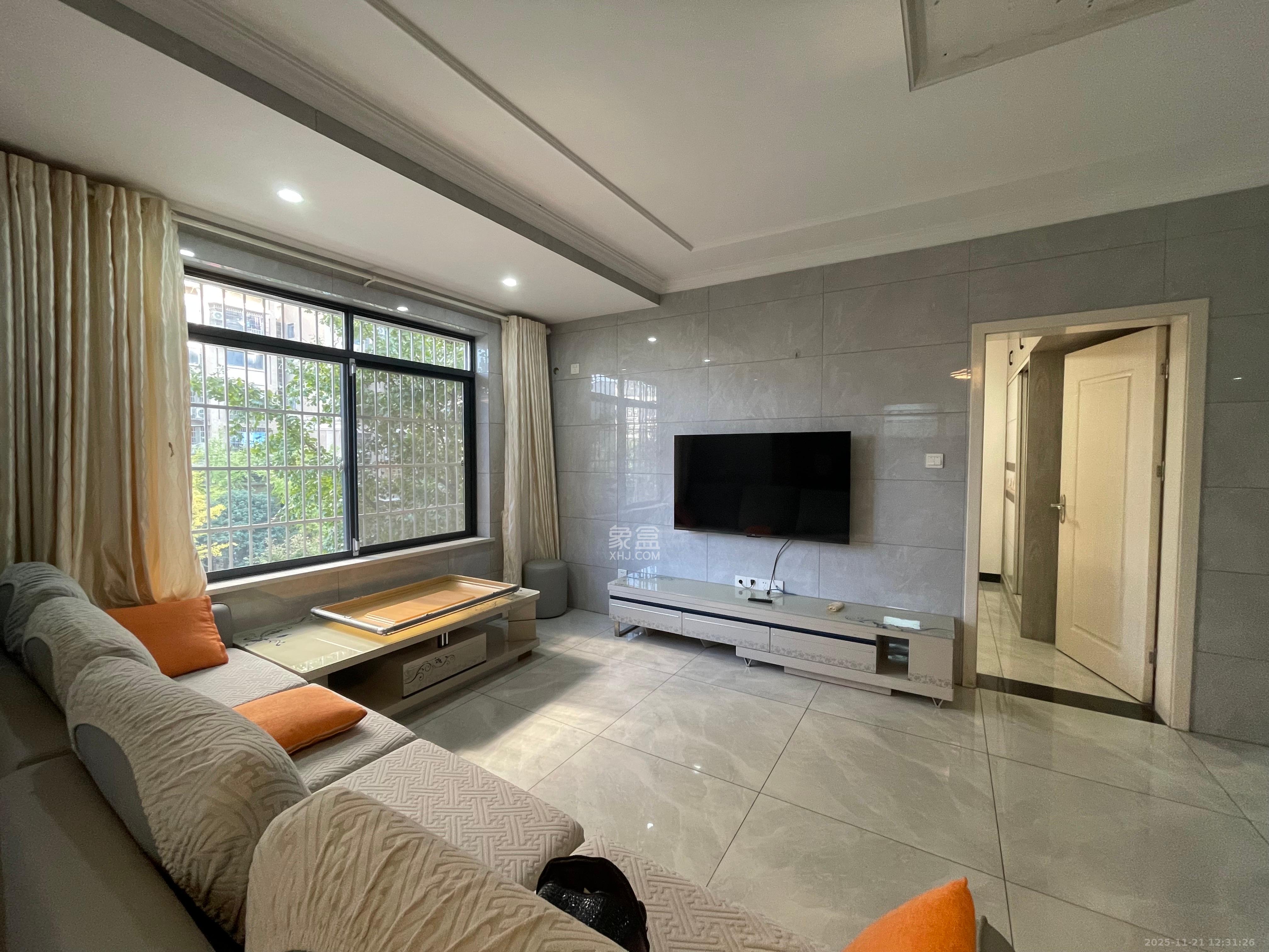 东岸梅园小区 1室0厅0卫 2100.0元/月 东岸梅园小区 1室0厅0卫 2100.0元/月室内图