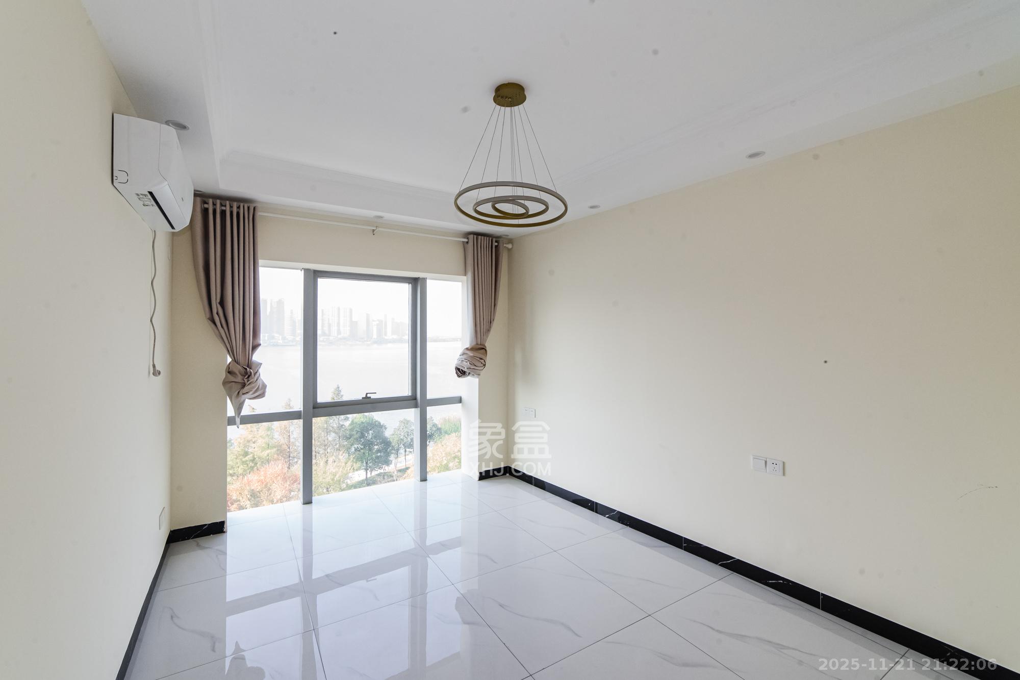 北辰定江洋 4室2厅2卫 398.0万 北辰定江洋 4室2厅2卫 398.0万卧室