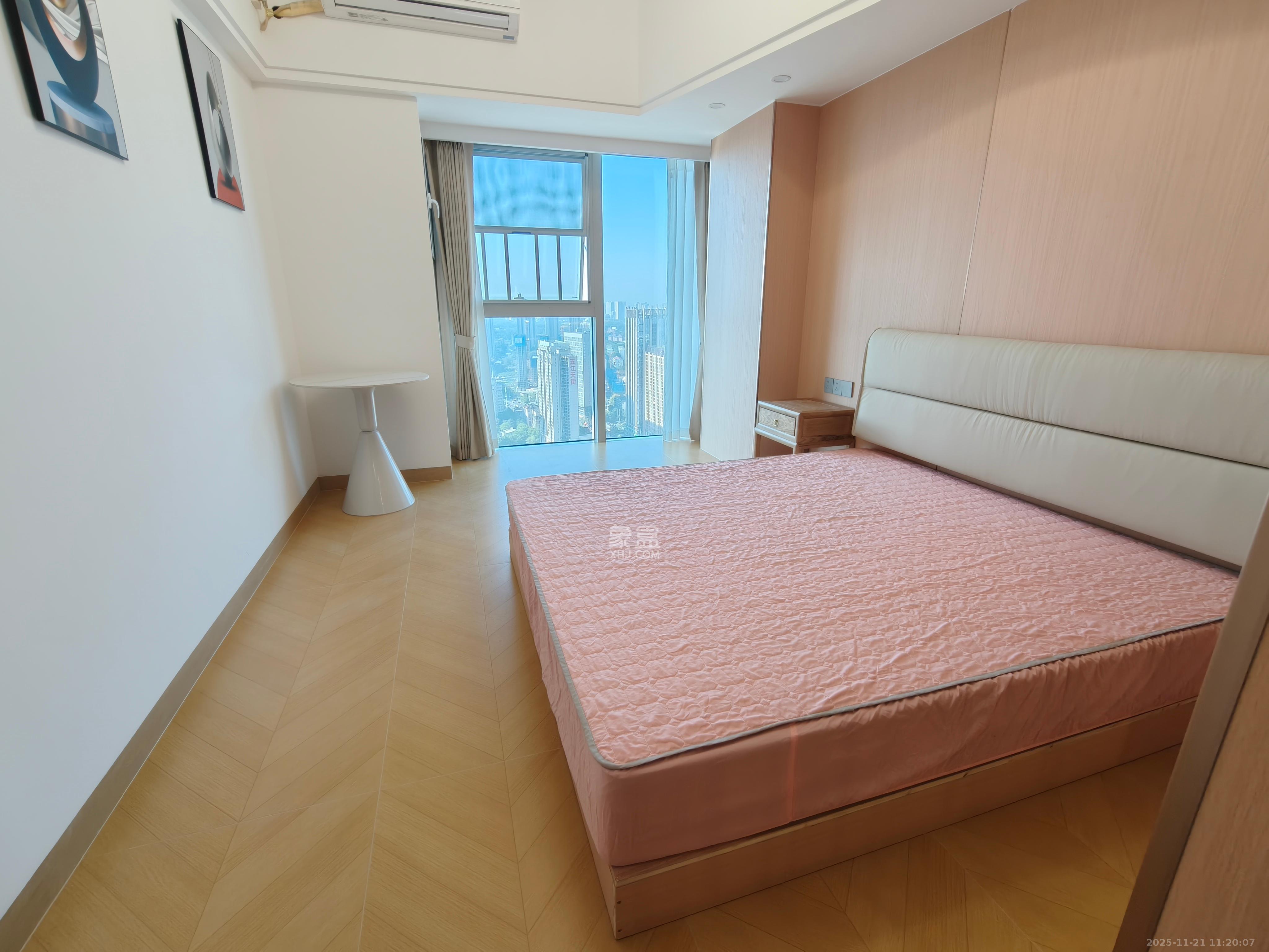 恒大誉府（融誉商业中心）  1室1厅1卫    1700.0元/月